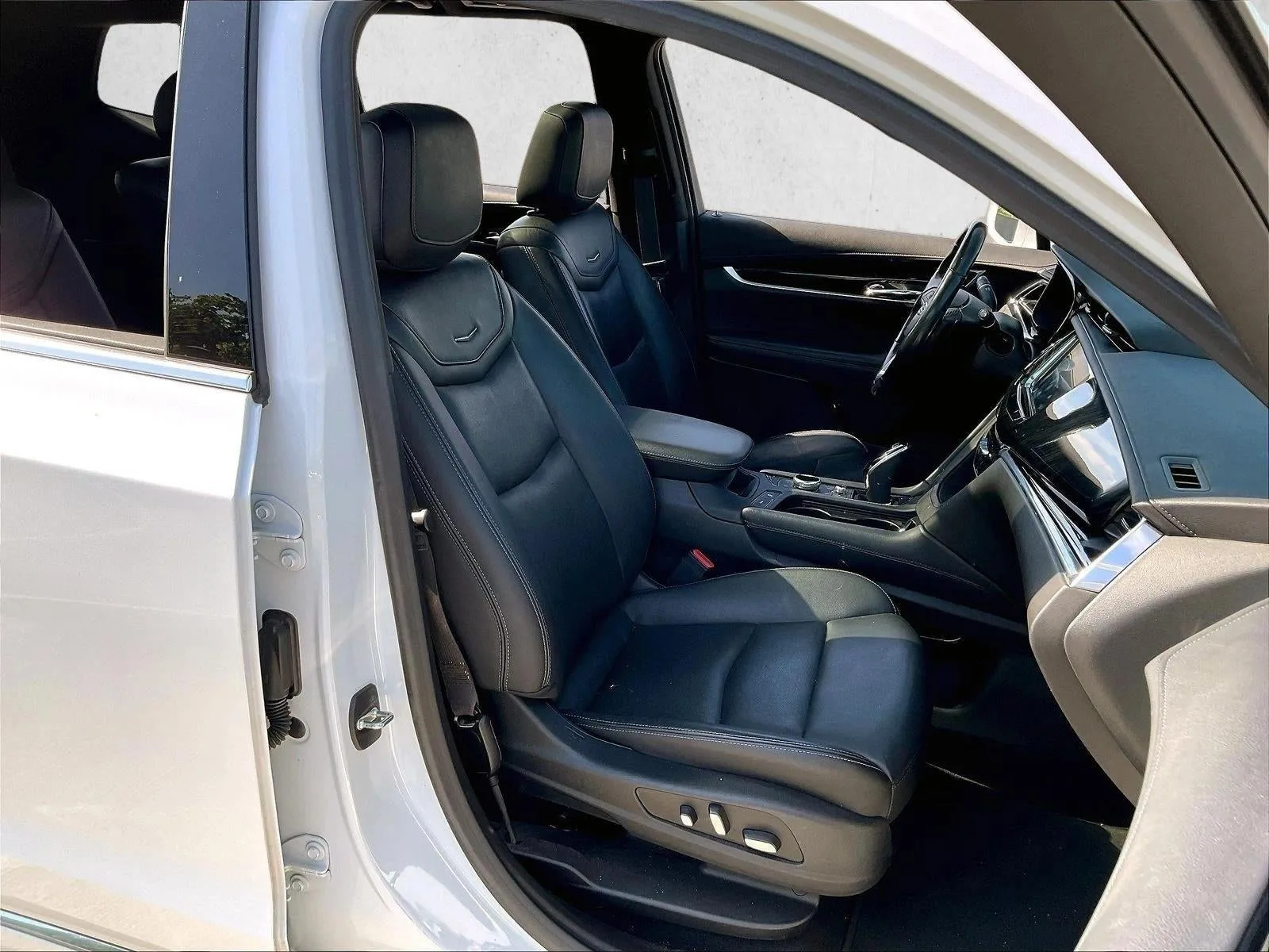 2020 Cadillac XT6 FWD 4dr Premium Luxury photo 9