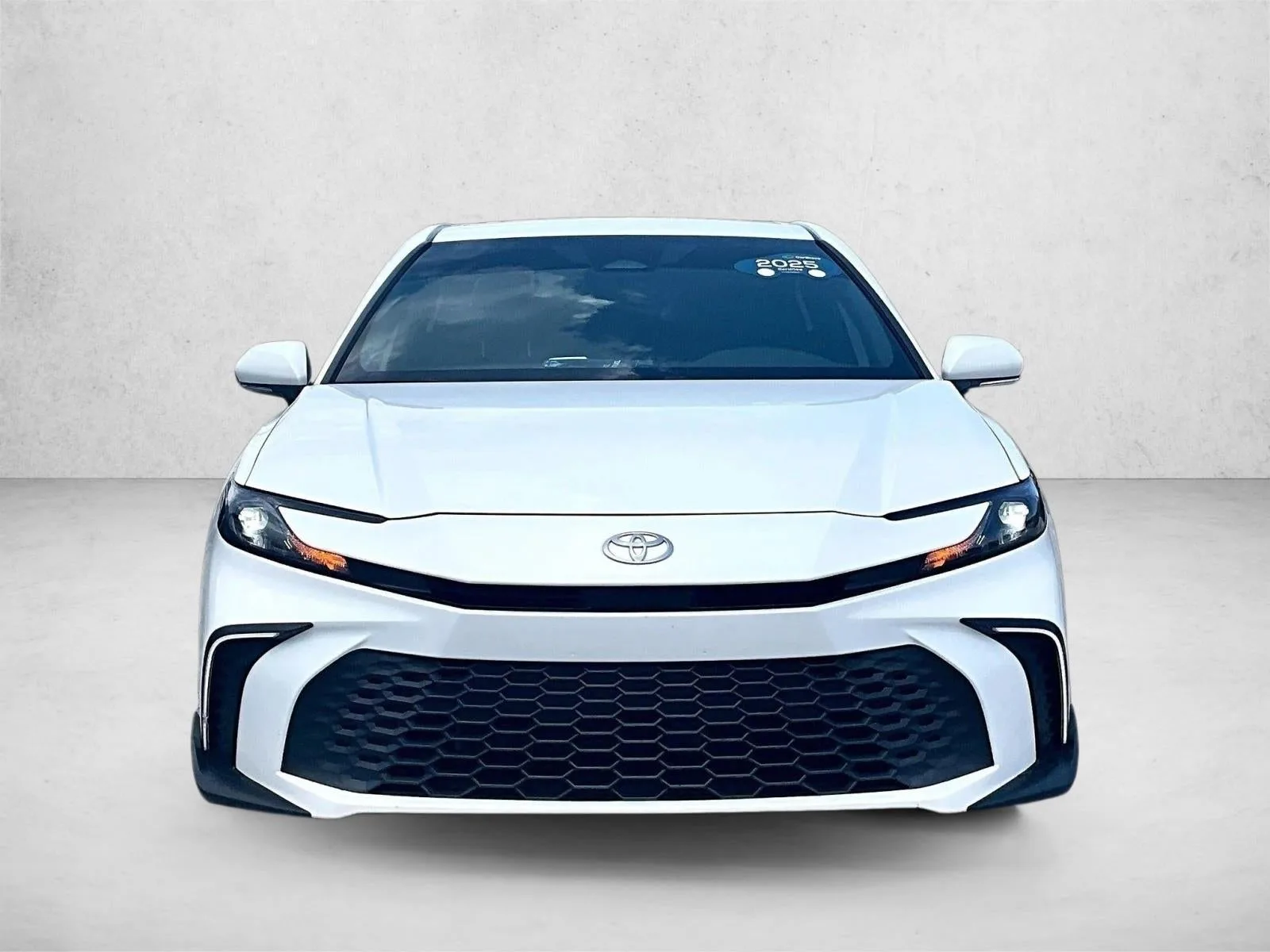 2025 Toyota Camry SE photo 3