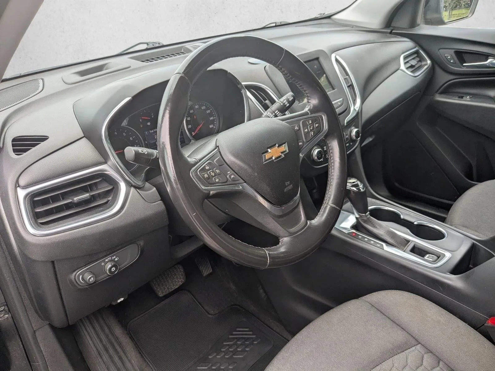 2019 Chevrolet Equinox LT photo 8