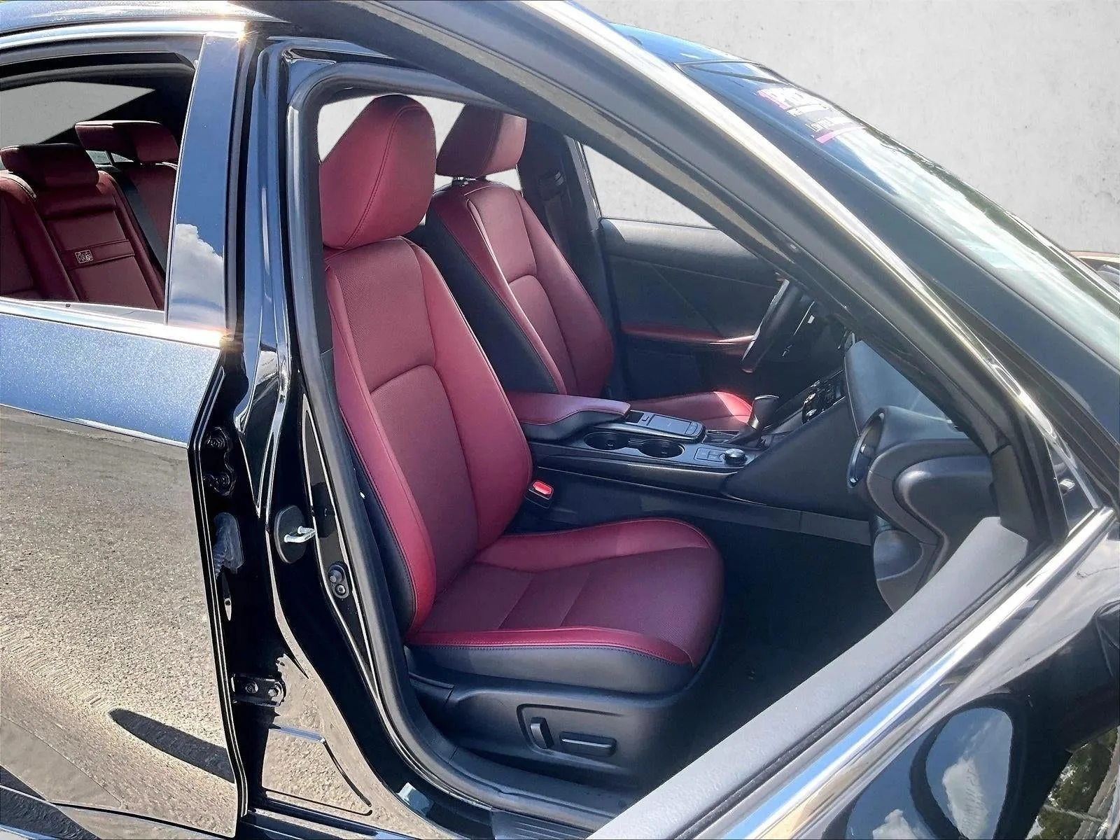 2025 Lexus IS IS 350 F SPORT Design photo 9
