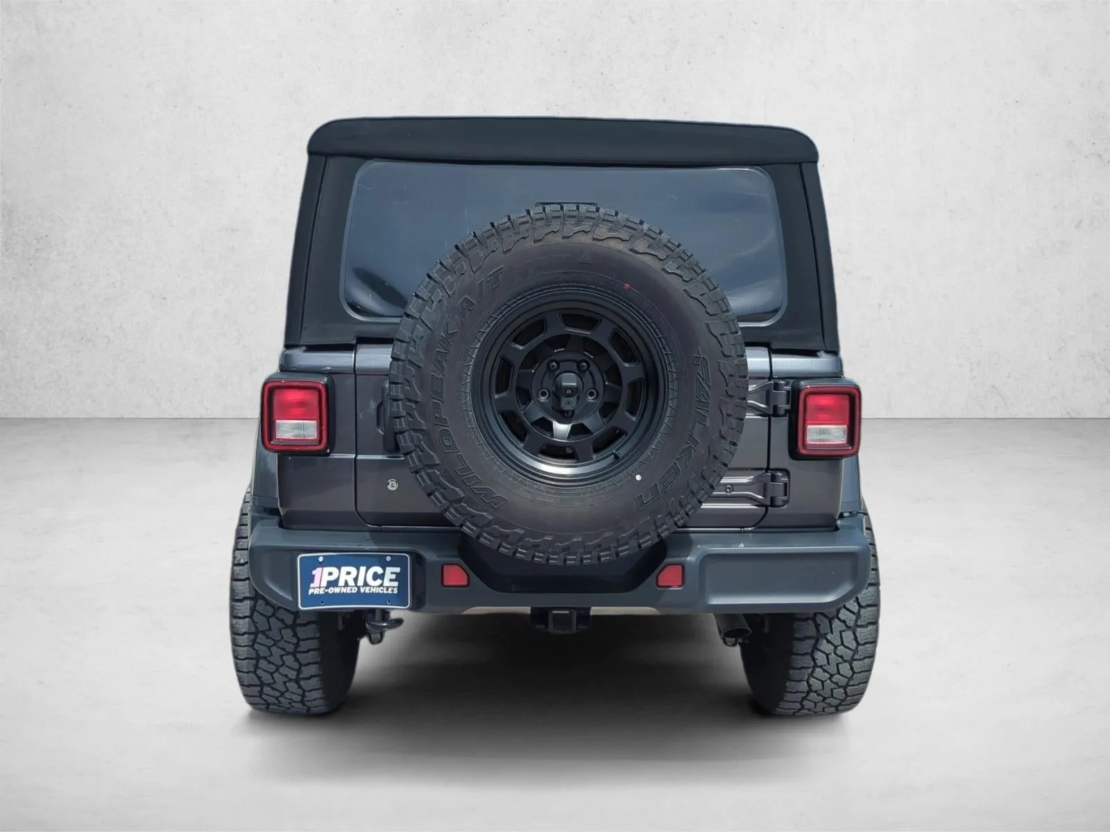 2018 Jeep Wrangler Unlimited Sahara 4x4 photo 6