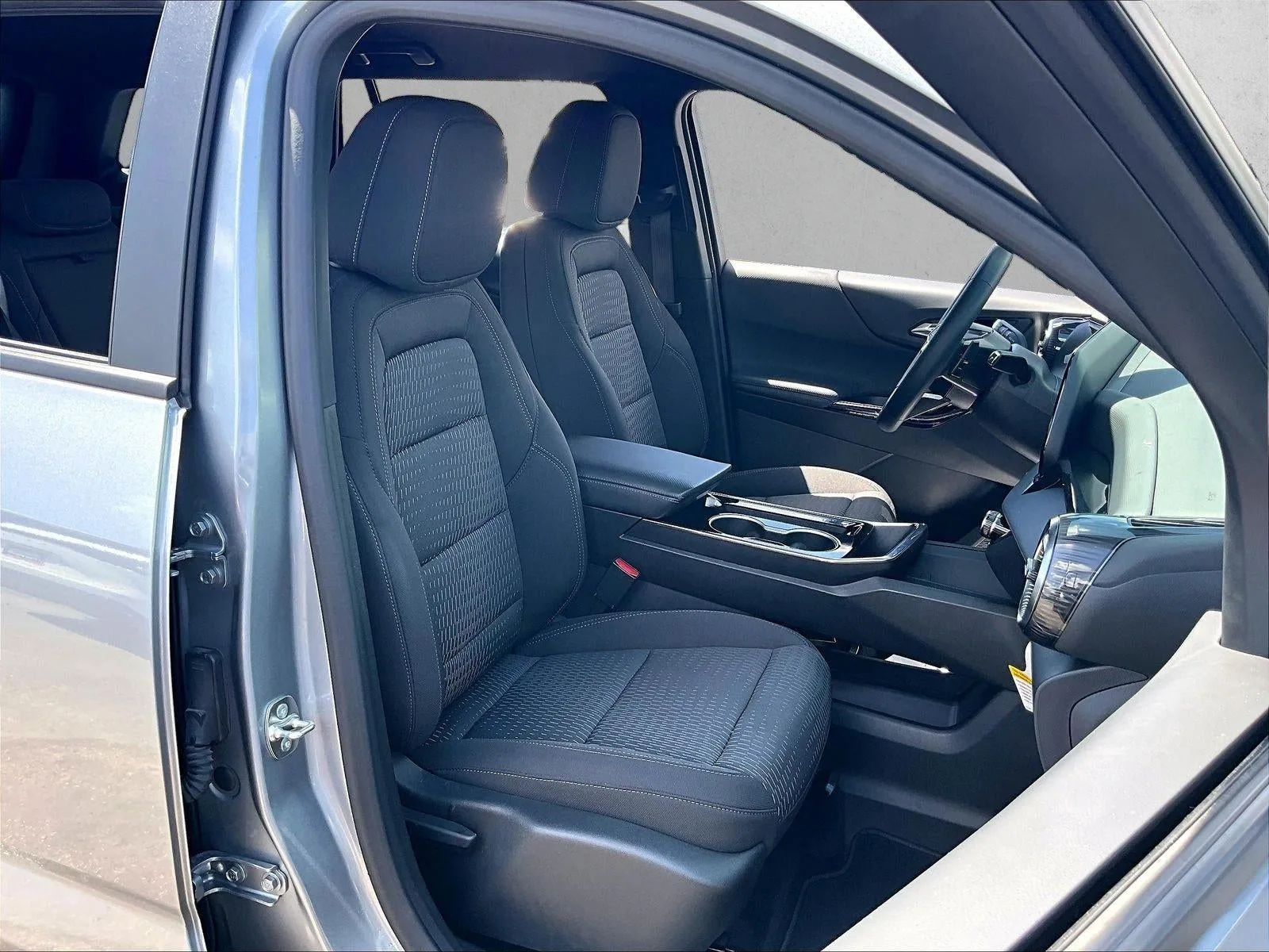 2025 Chevrolet Equinox LT photo 9