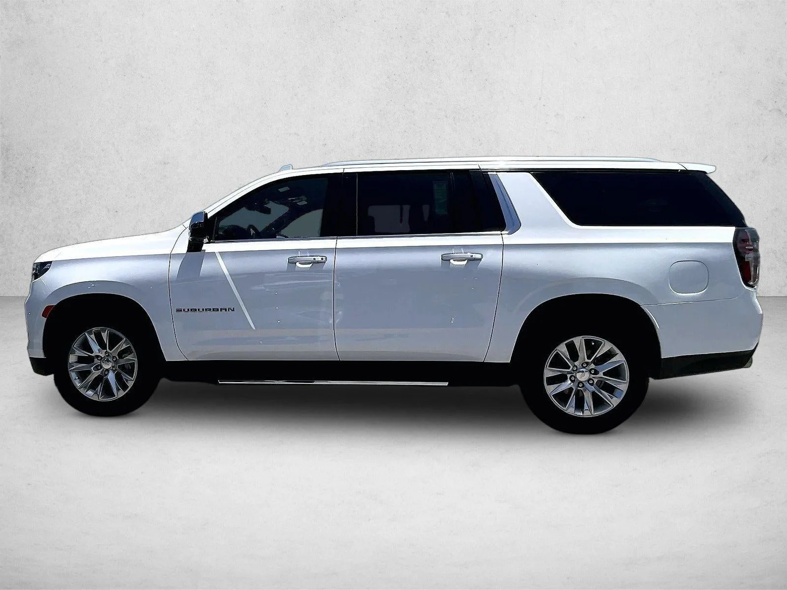 2023 Chevrolet Suburban Premier photo 6