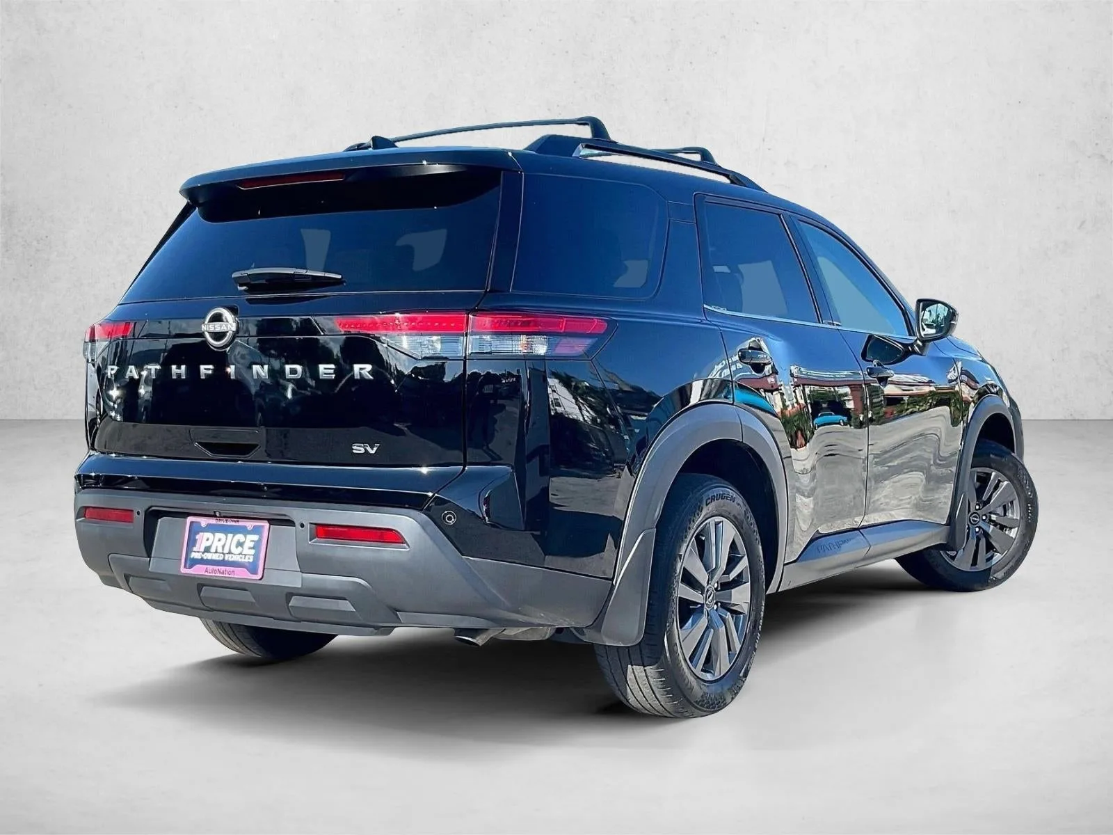 2024 Nissan Pathfinder SV FWD photo 2