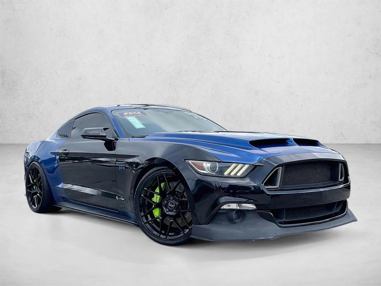 2017 Ford Mustang GT Premium photo 12