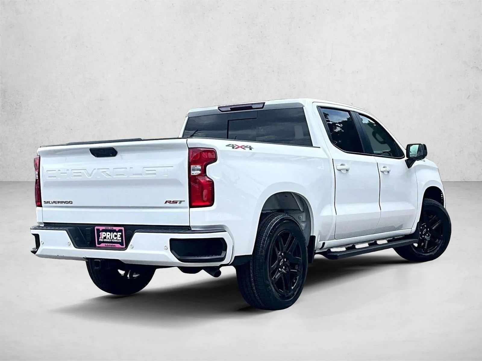 2024 Chevrolet Silverado 1500 RST photo 2
