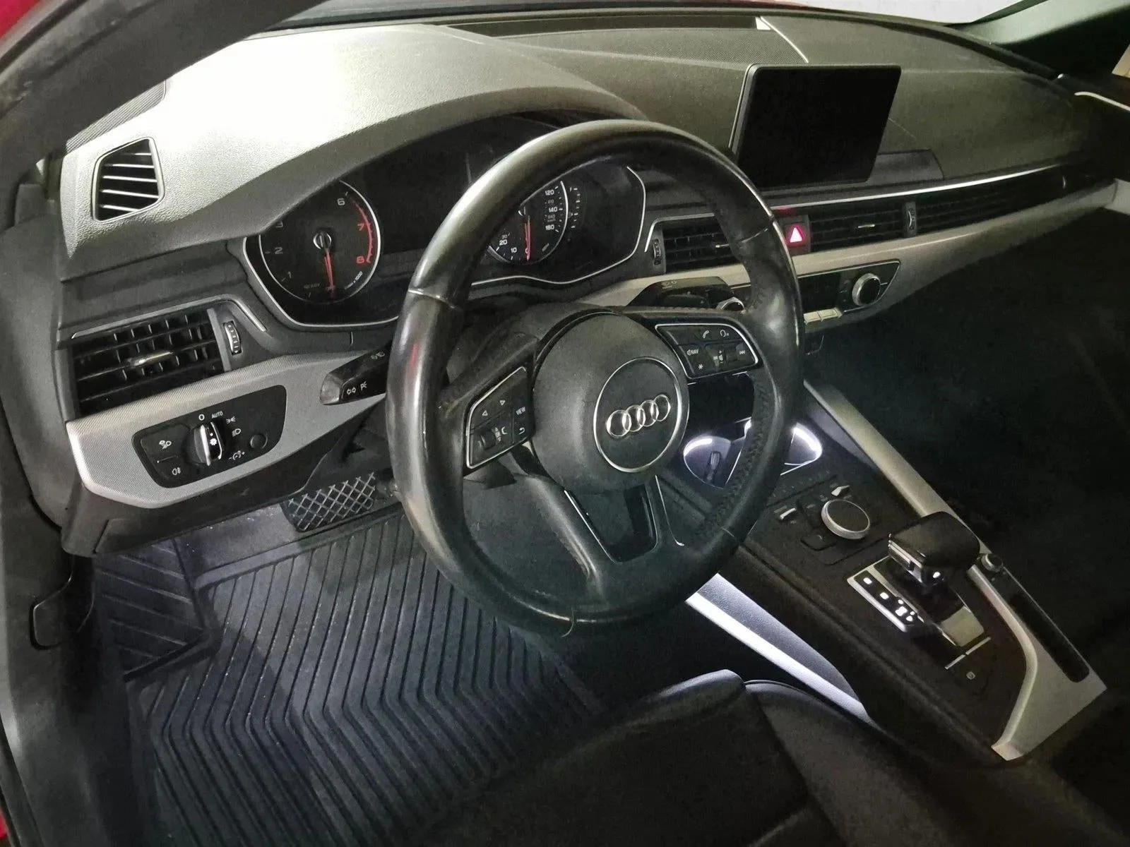 2017 Audi A4 ultra Premium photo 10