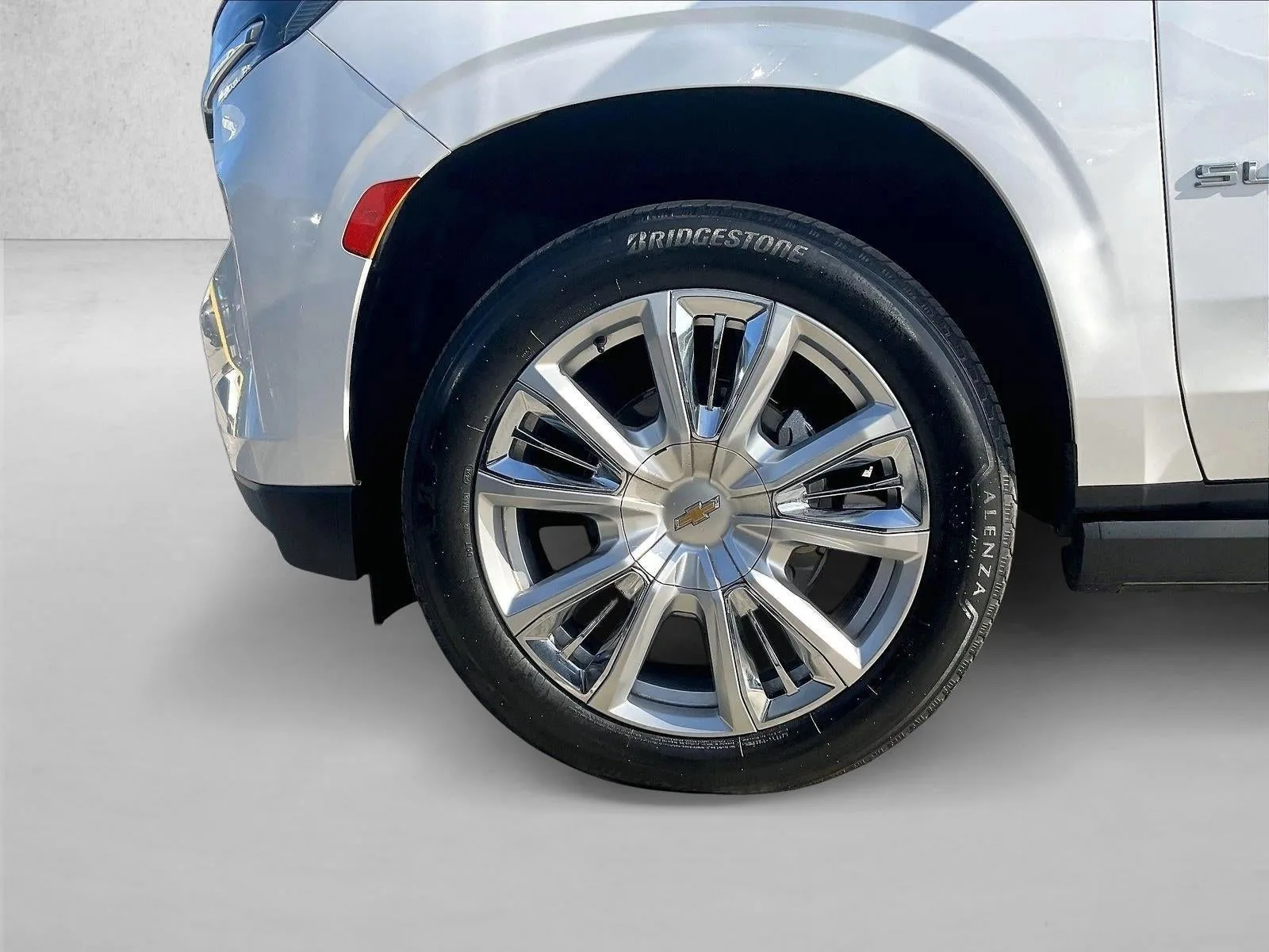 2024 Chevrolet Suburban High Country photo 10