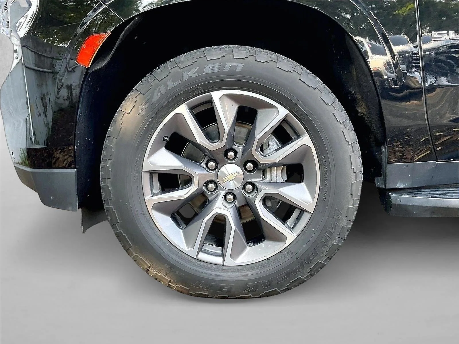 2022 Chevrolet Suburban LT photo 10