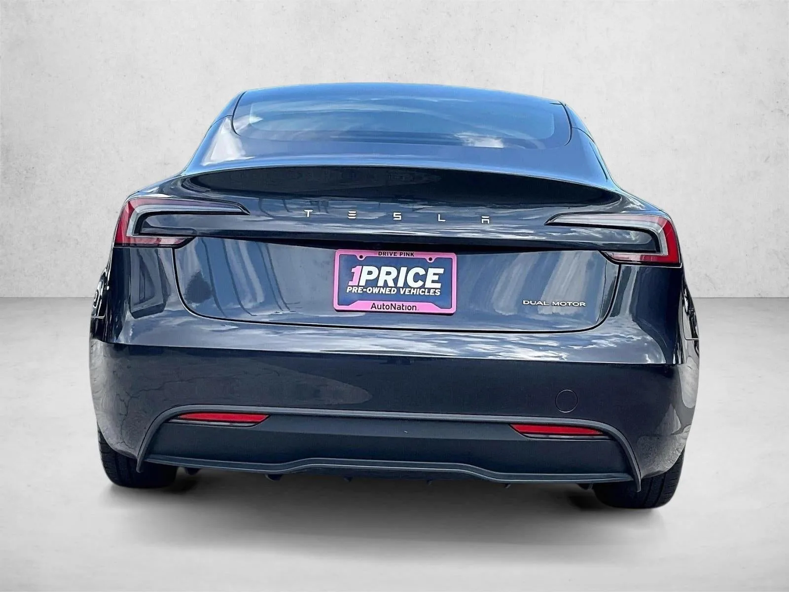 2025 Tesla Model 3 Long Range photo 4