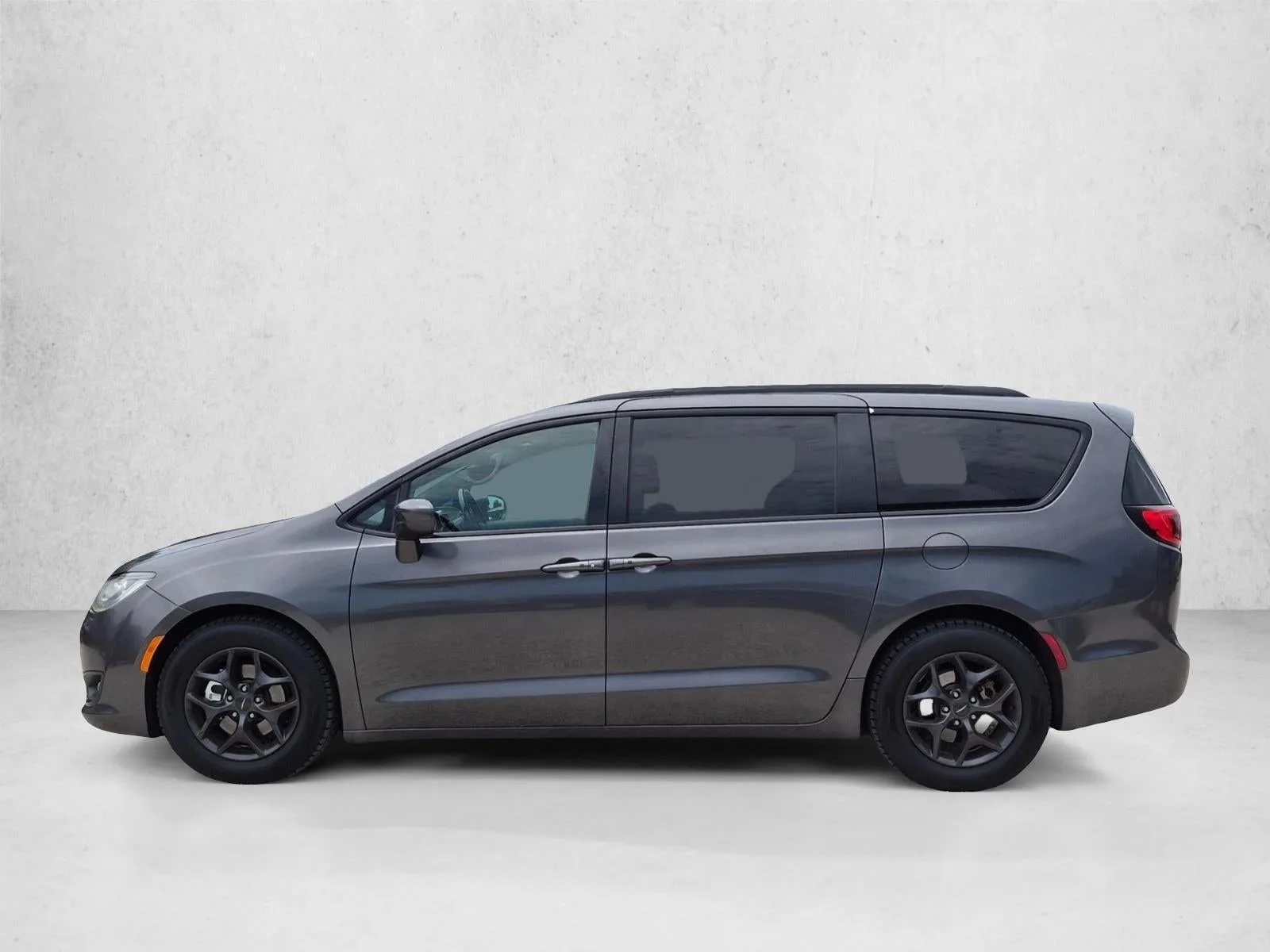 2018 Chrysler Pacifica Touring L Plus FWD photo 5