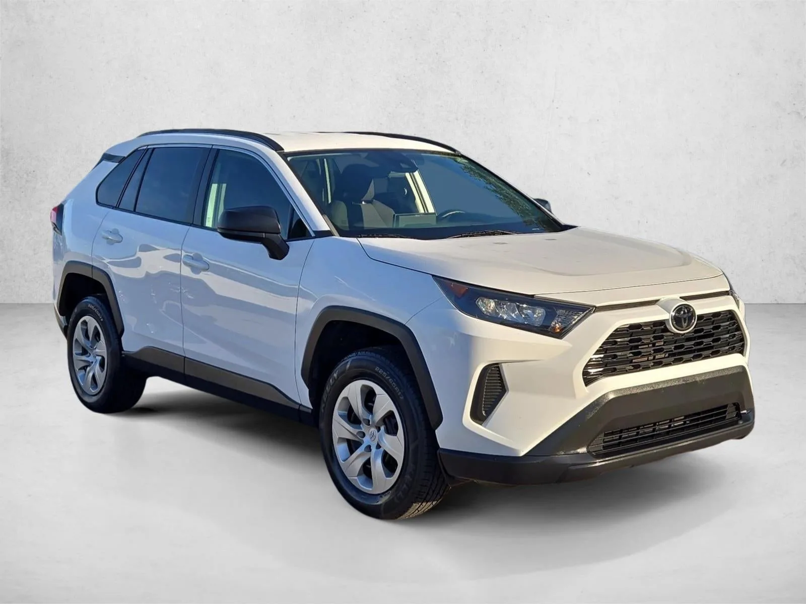 2021 Toyota RAV4 LE FWD (GS) photo 3