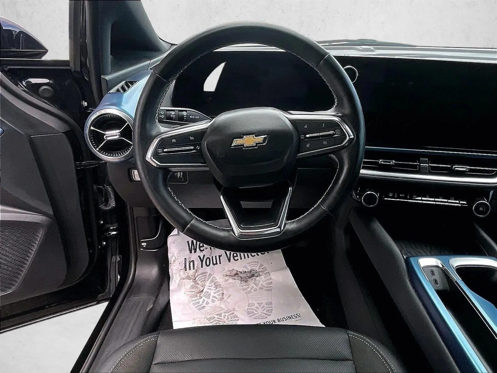 2024 Chevrolet Equinox EV 2LT photo 7