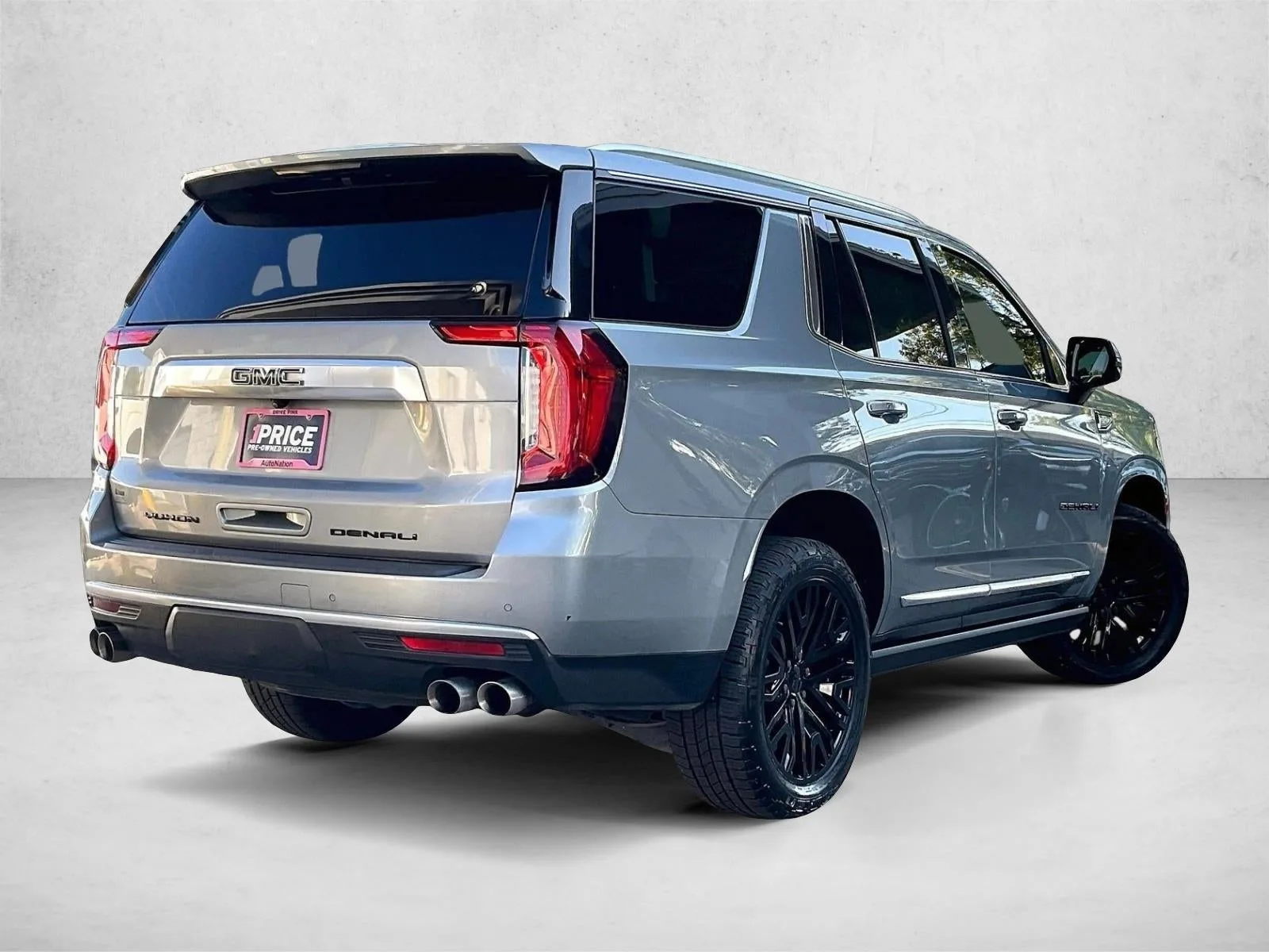 2023 GMC Yukon Denali photo 2