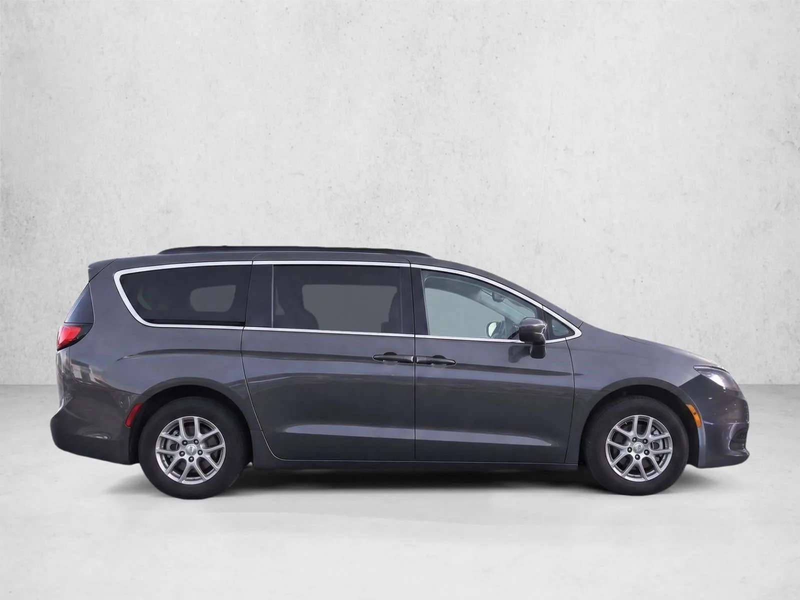 2021 Chrysler Voyager LXI FWD photo 8