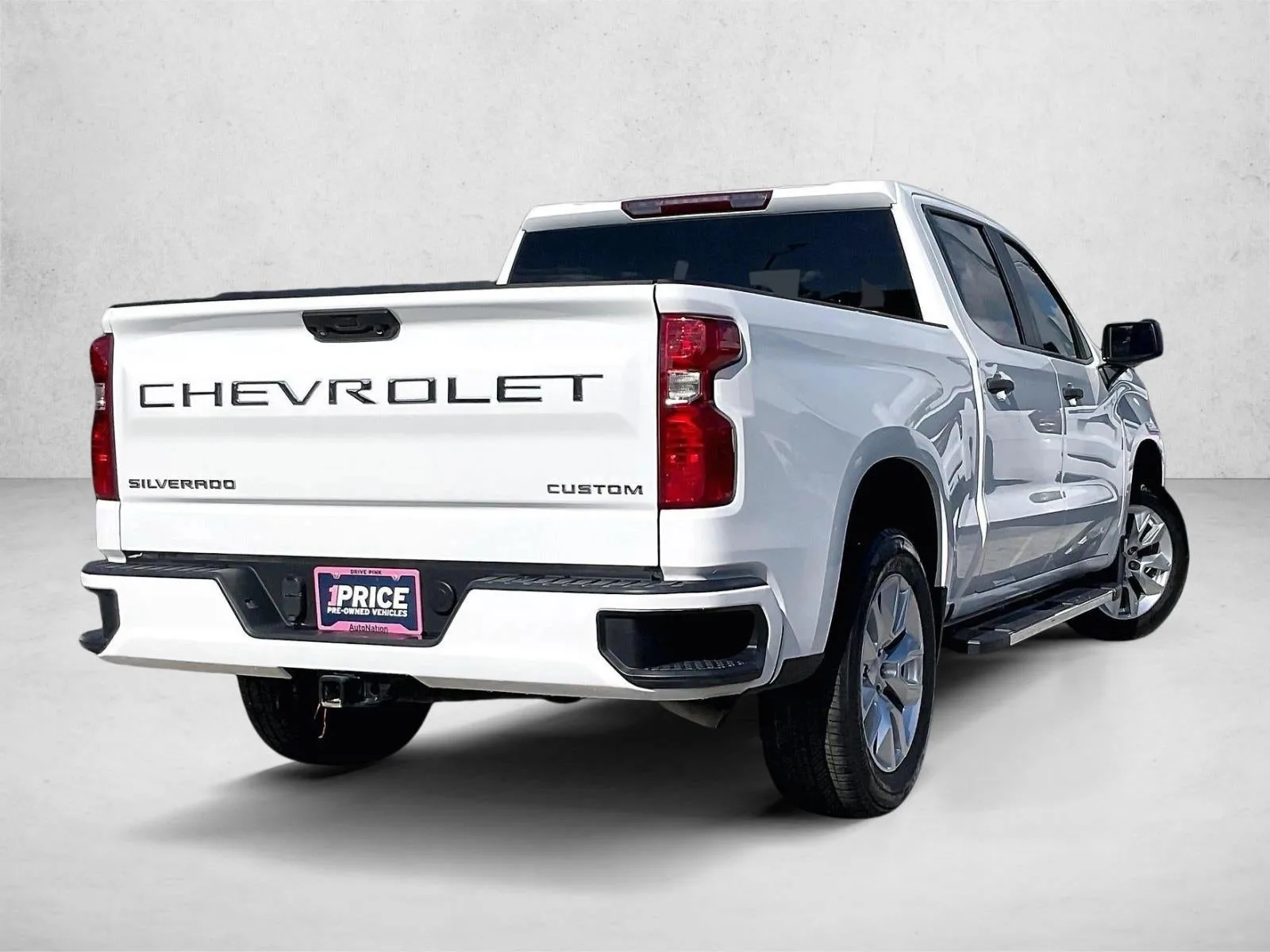 2024 Chevrolet Silverado 1500 Custom photo 2