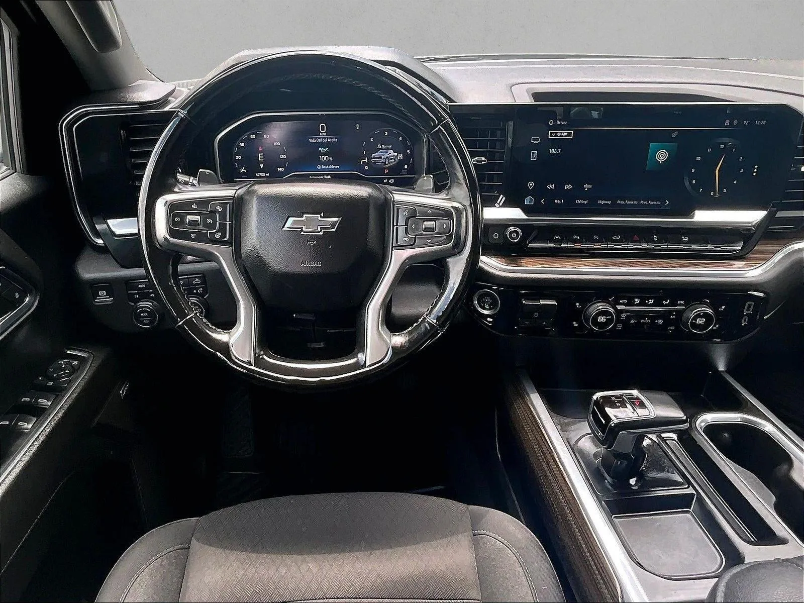 2024 Chevrolet Silverado 1500 RST photo 7