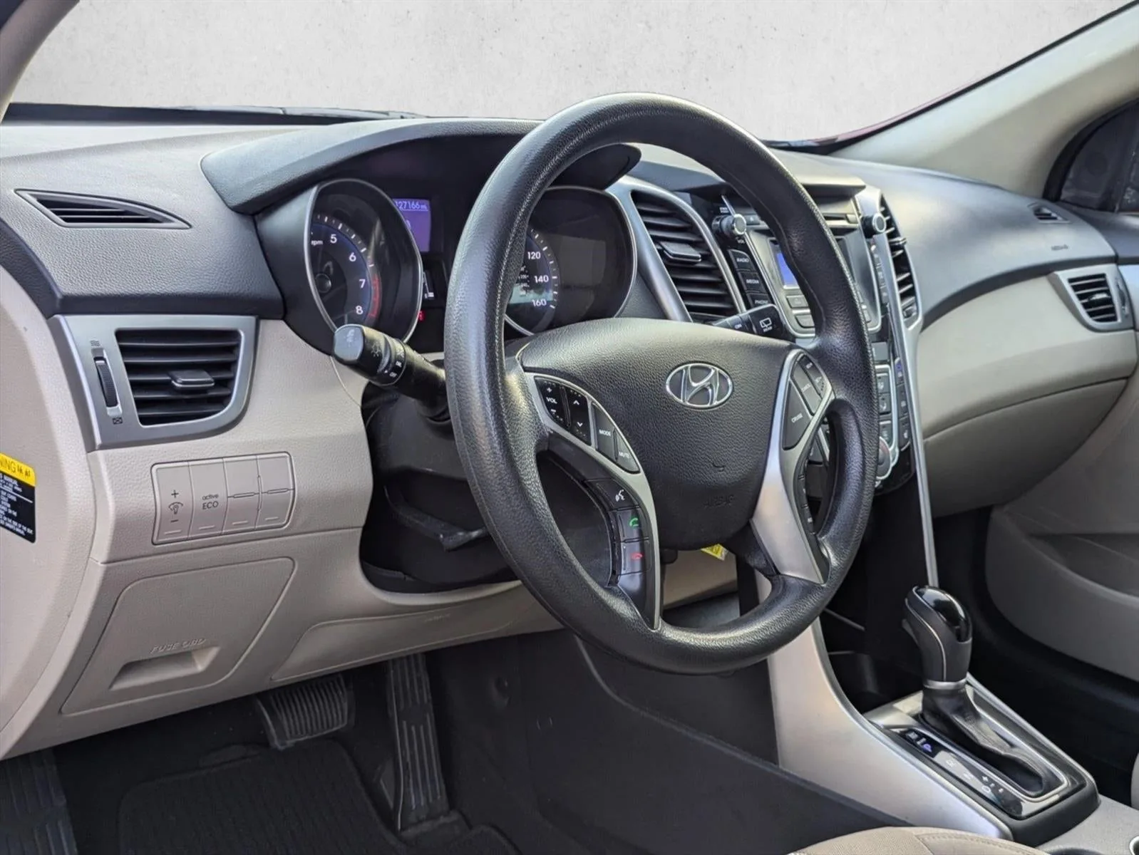 2016 Hyundai ELANTRA GT 5dr HB Auto photo 3