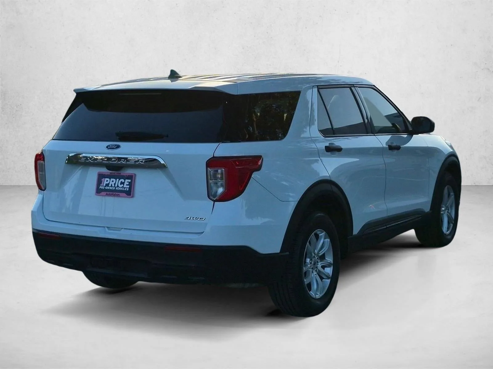 2021 Ford Explorer Base photo 3