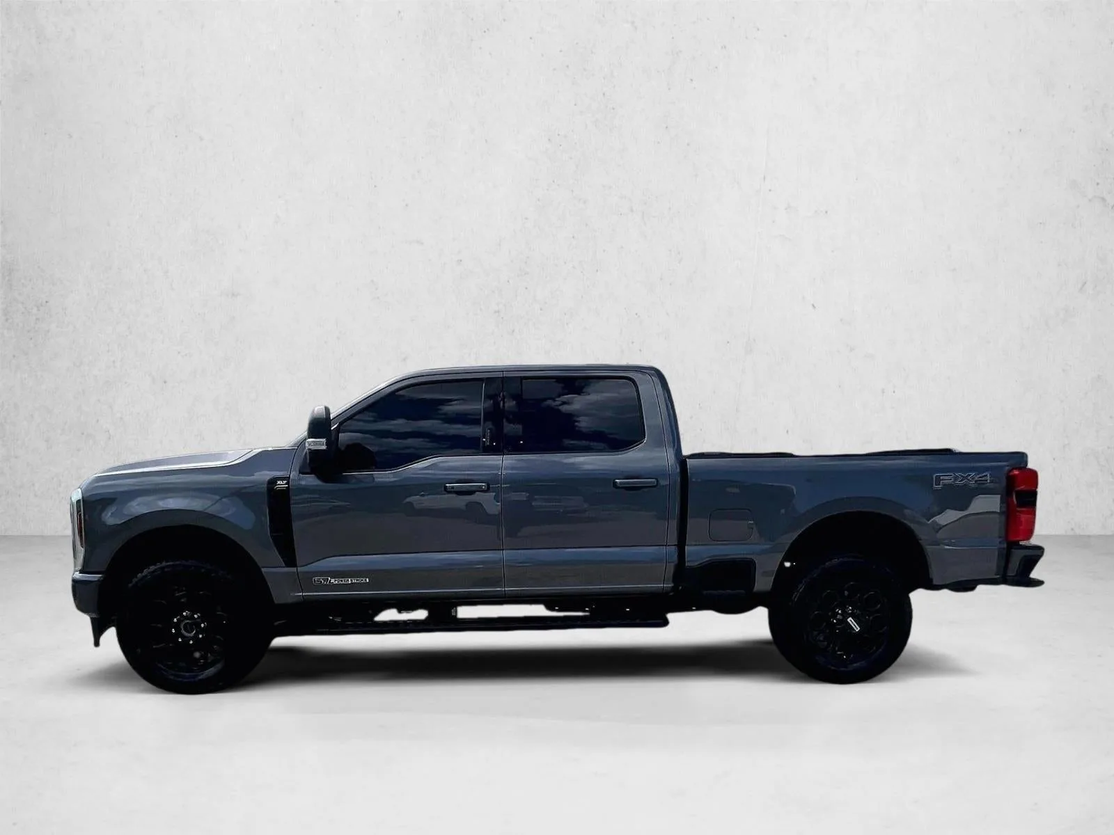 2024 Ford F-350 XLT photo 6