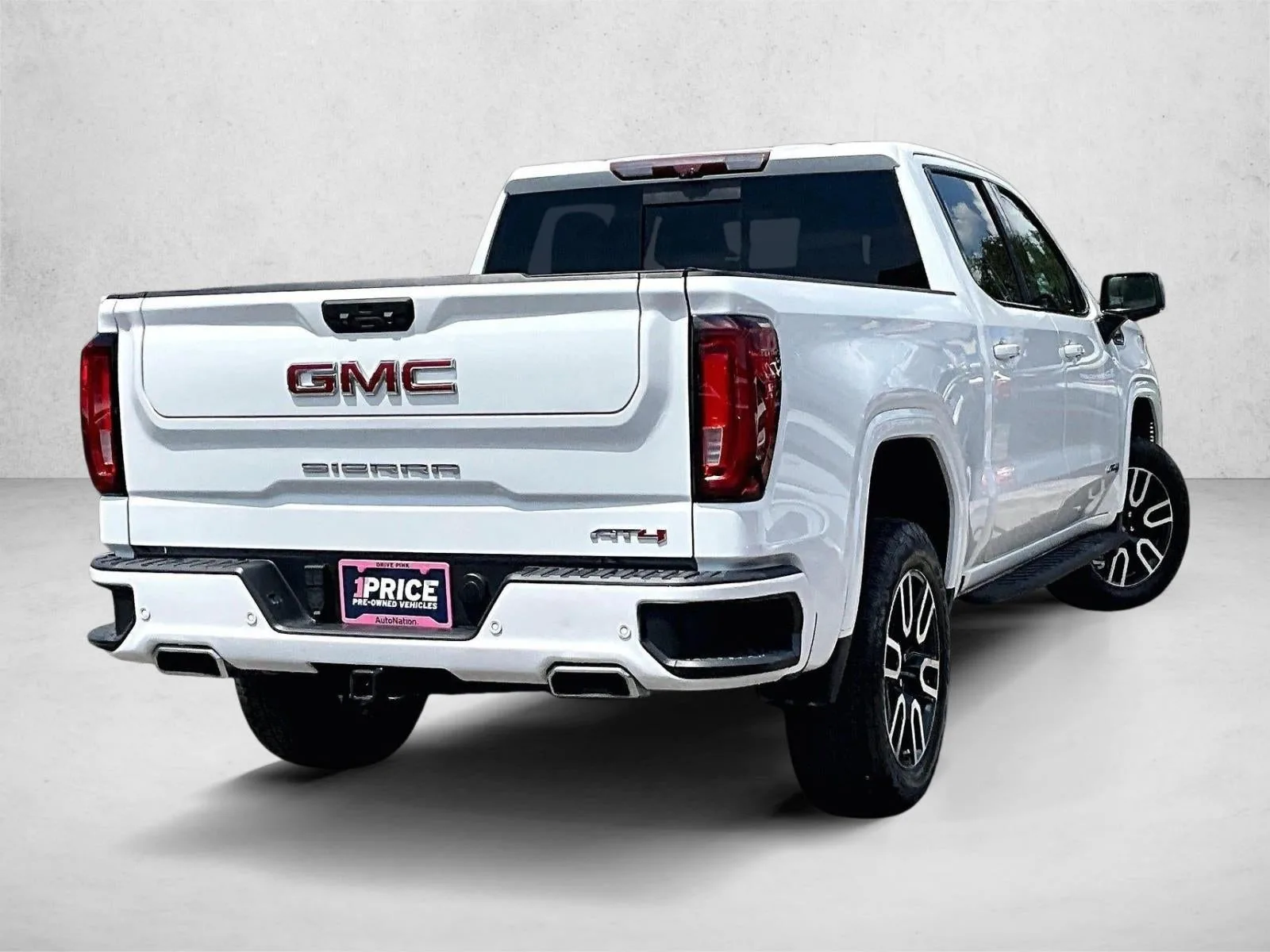 2023 GMC Sierra 1500 AT4 photo 2