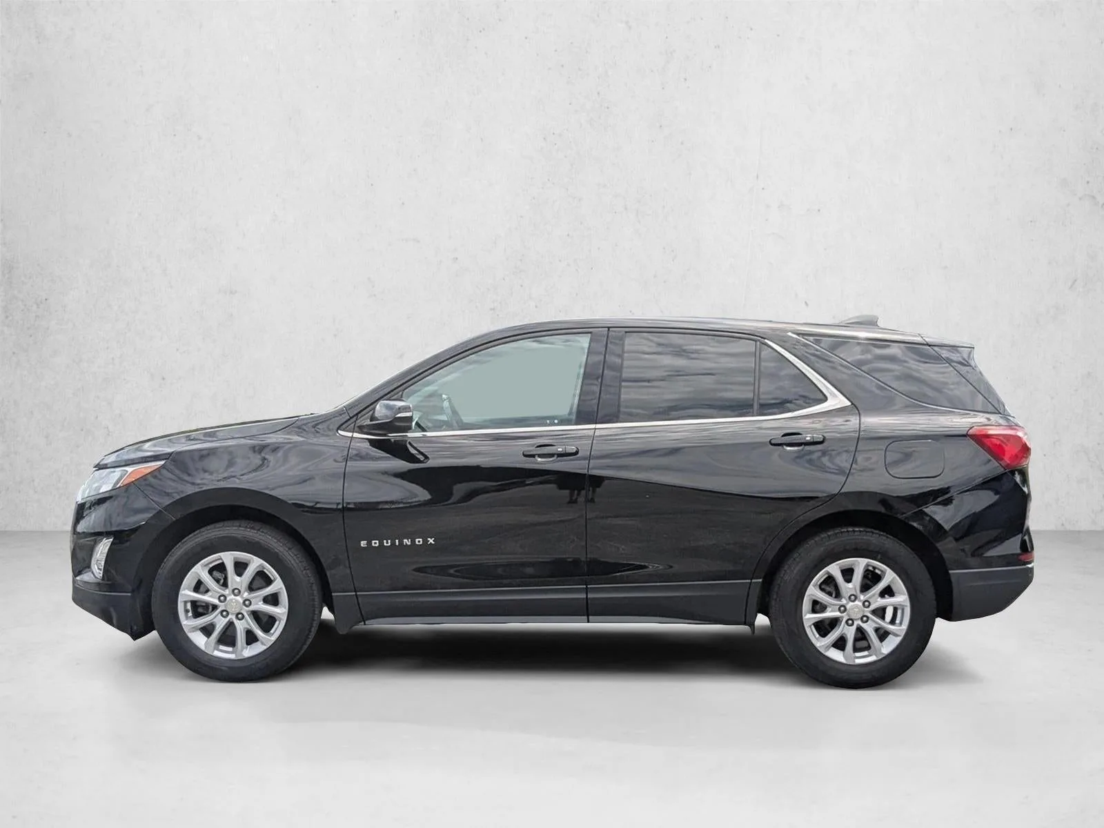 2019 Chevrolet Equinox LT photo 2