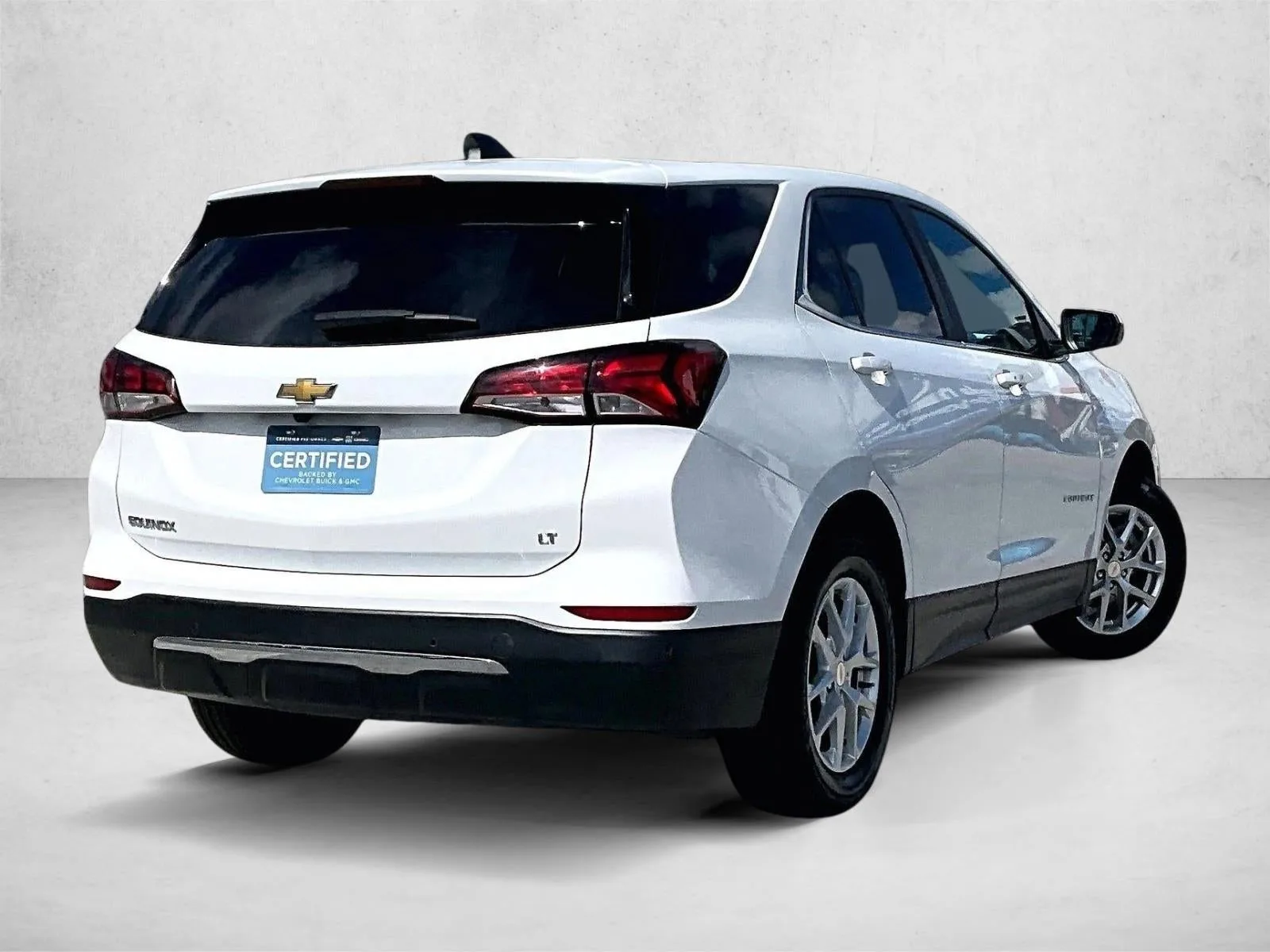 2023 Chevrolet Equinox LT photo 2