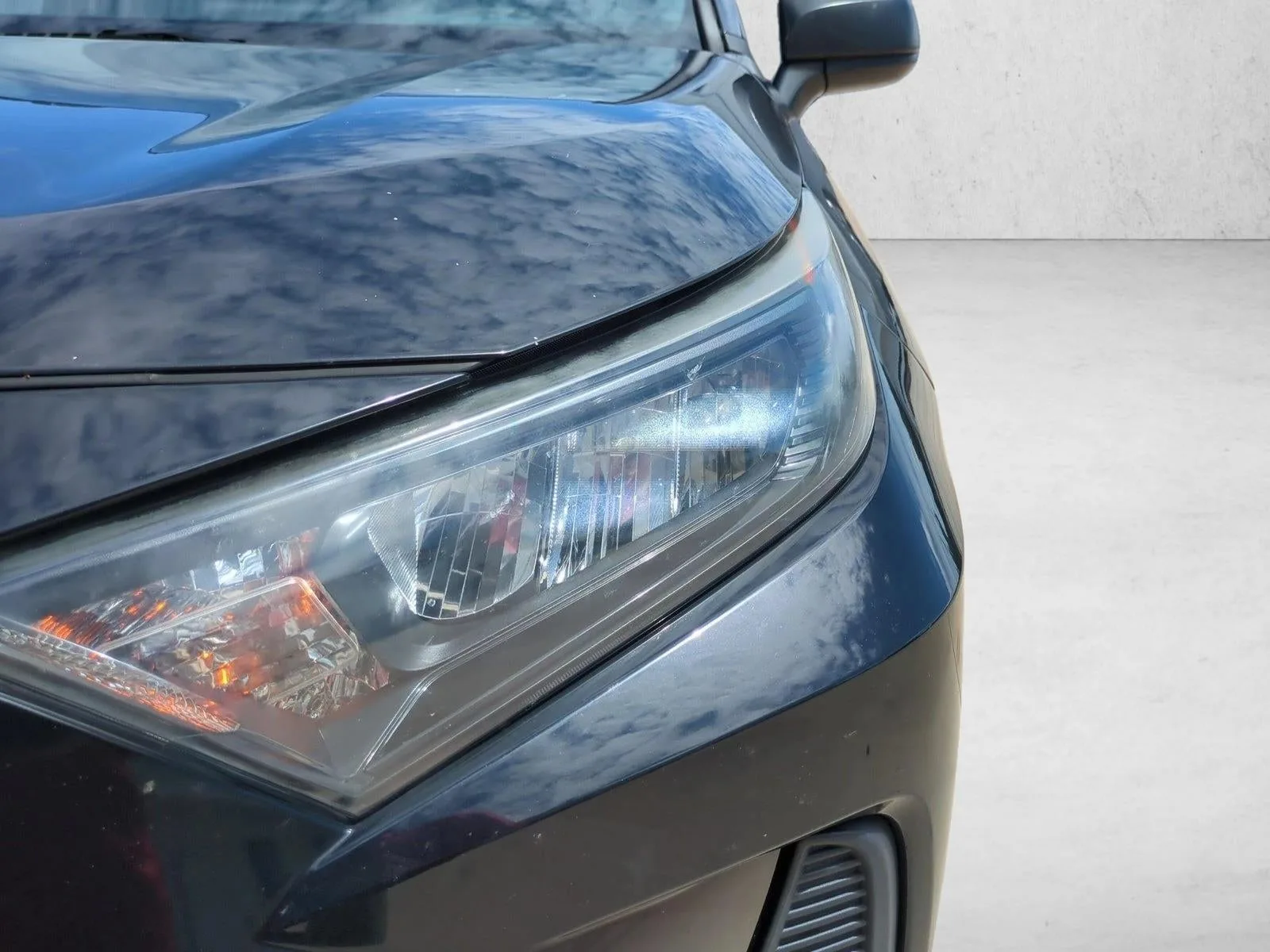 2019 Toyota RAV4 LE FWD (GS) photo 9