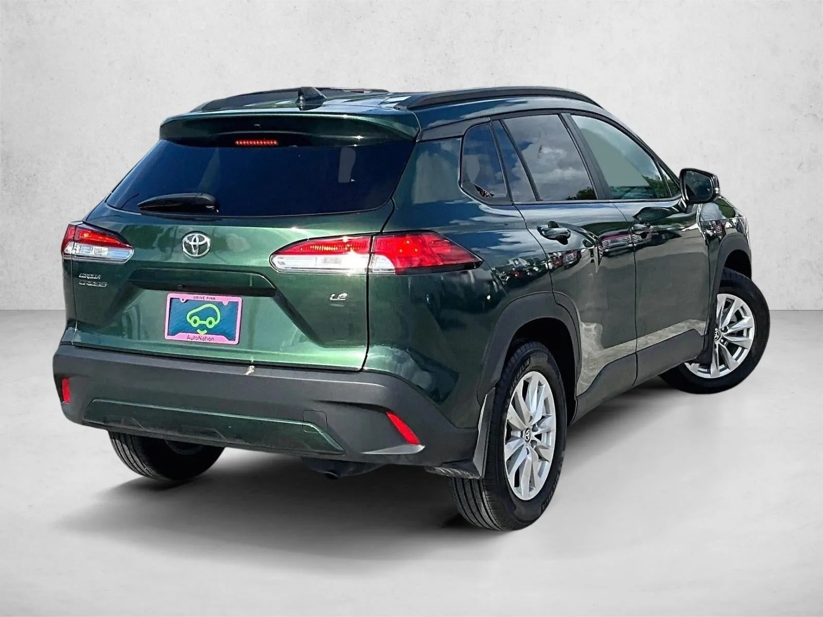 2025 Toyota Corolla Cross LE photo 2