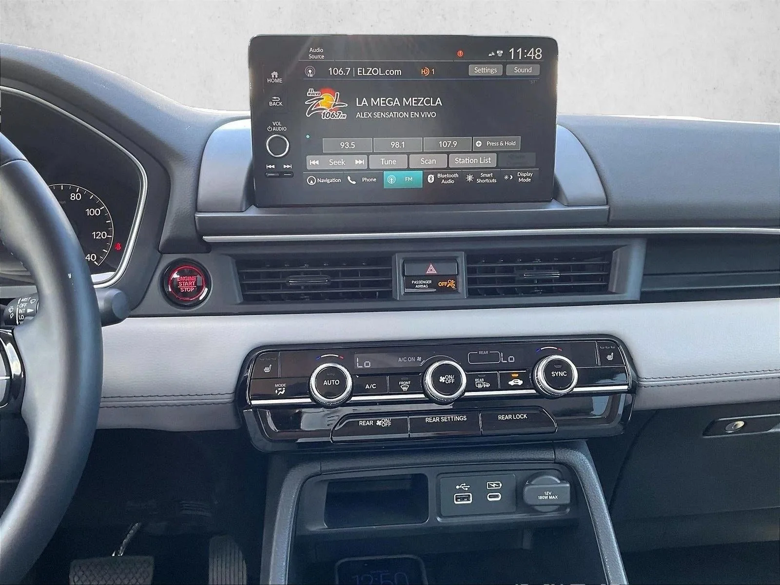 2025 Honda Pilot Touring photo 8