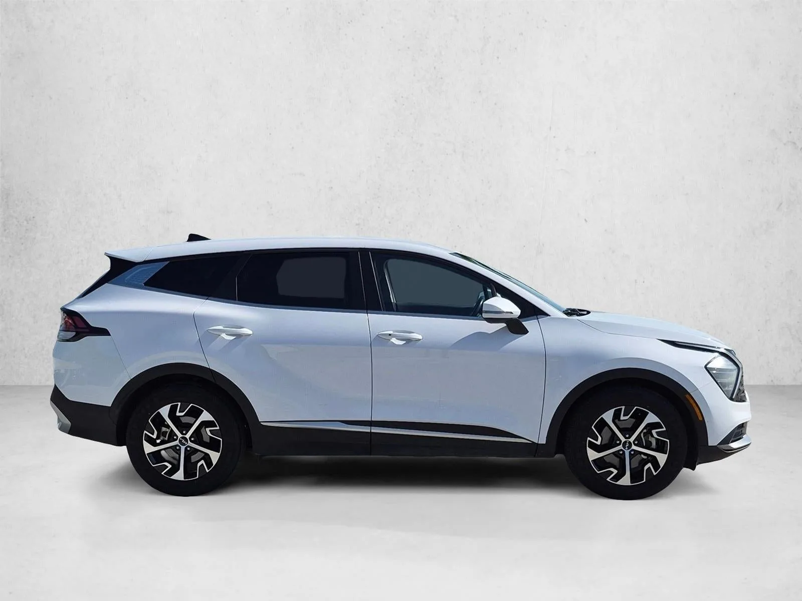 2024 Kia Sportage EX FWD photo 4