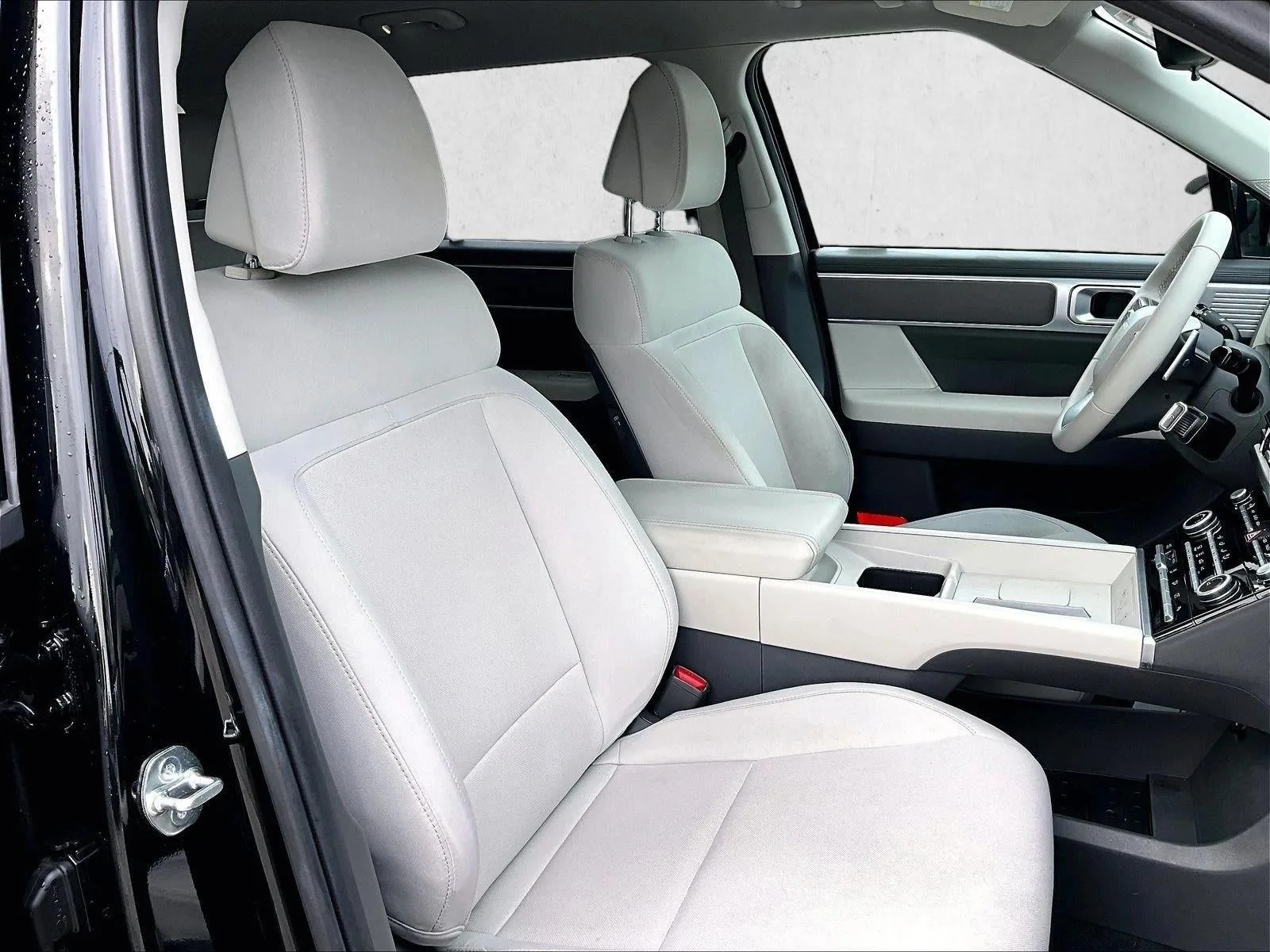2025 Hyundai Santa Fe SE photo 9