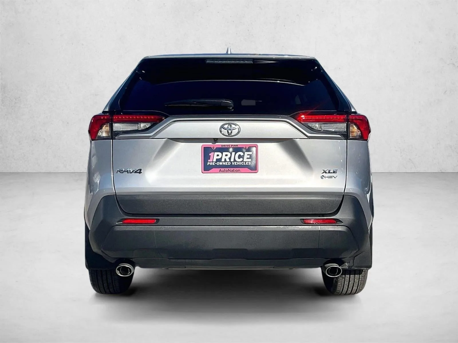 2025 Toyota RAV4 Hybrid XLE photo 4