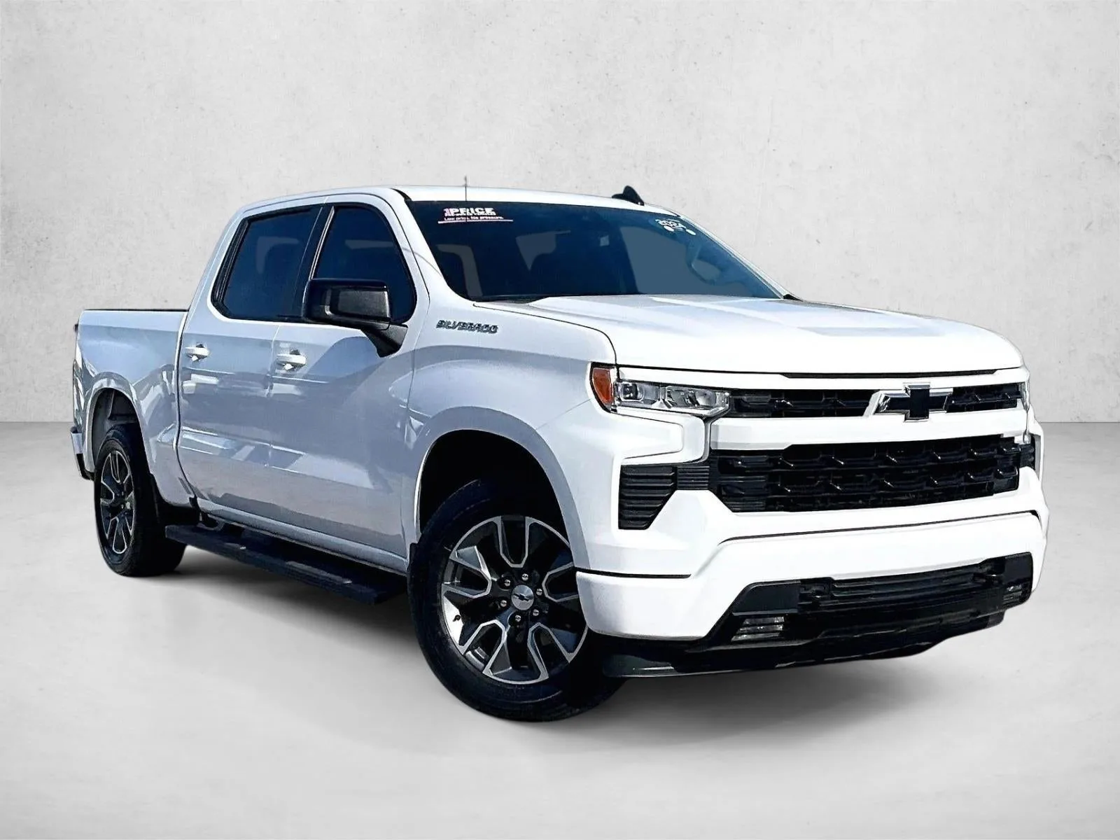 2024 Chevrolet Silverado 1500 RST photo 12