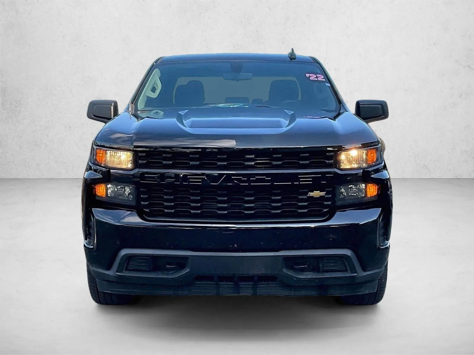 2022 Chevrolet Silverado 1500 LTD Custom photo 3
