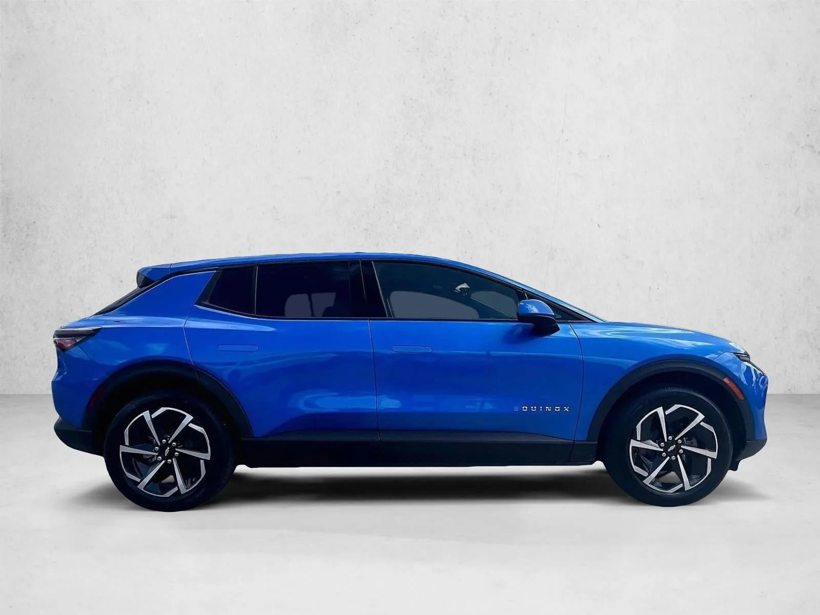 2025 Chevrolet Equinox EV LT photo 5