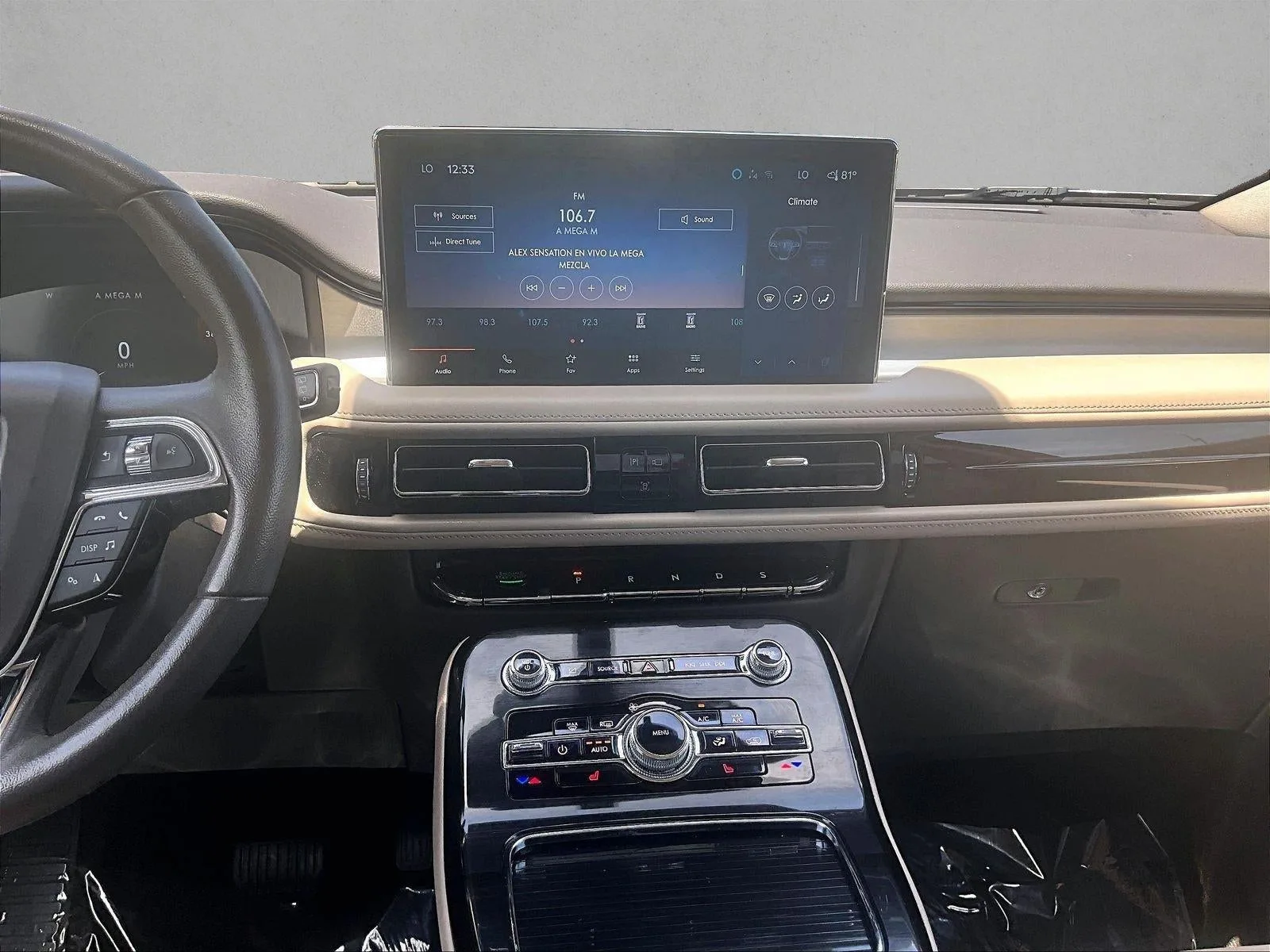 2023 Lincoln Nautilus Standard photo 8