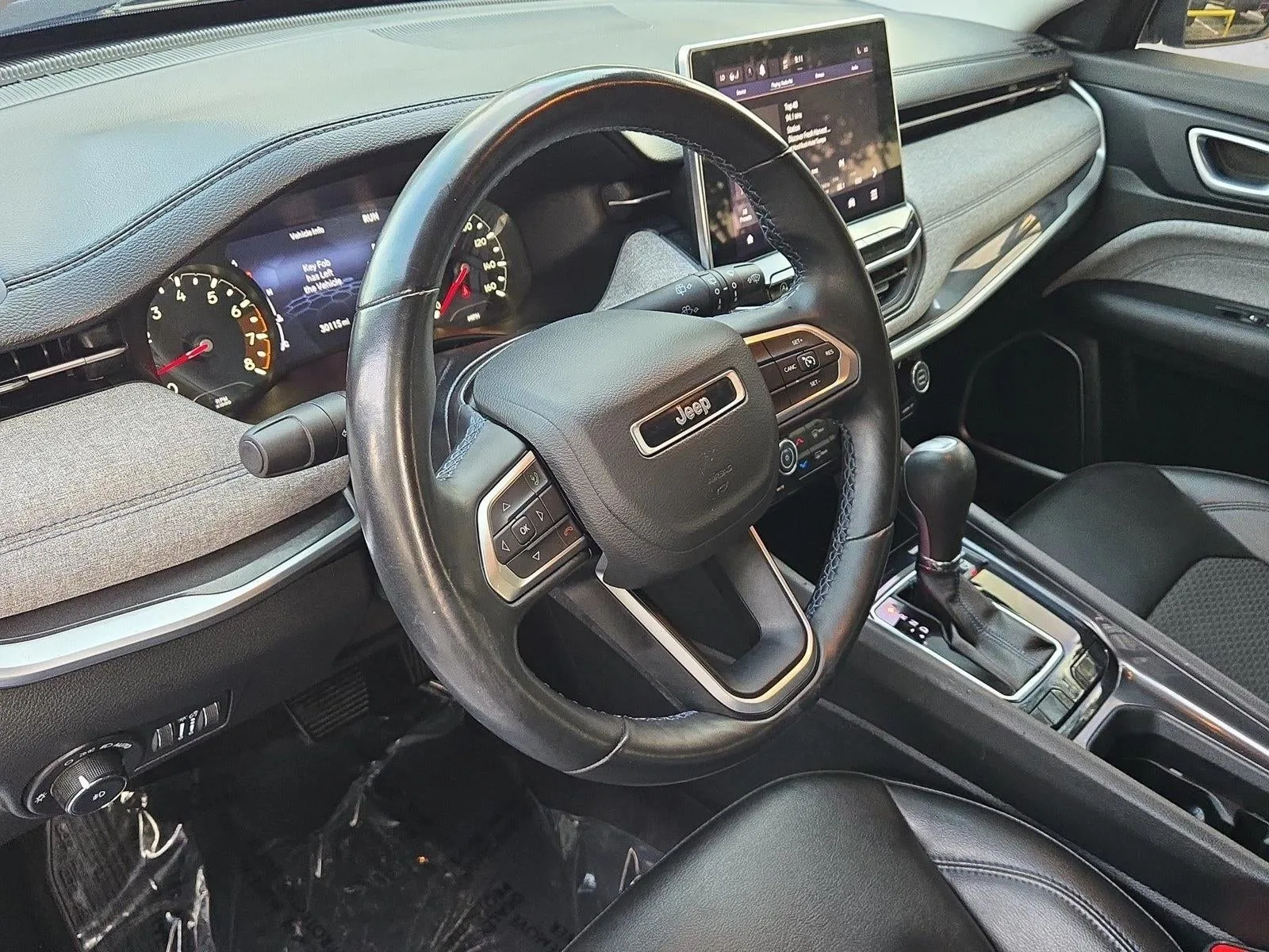 2022 Jeep Compass Latitude FWD photo 10