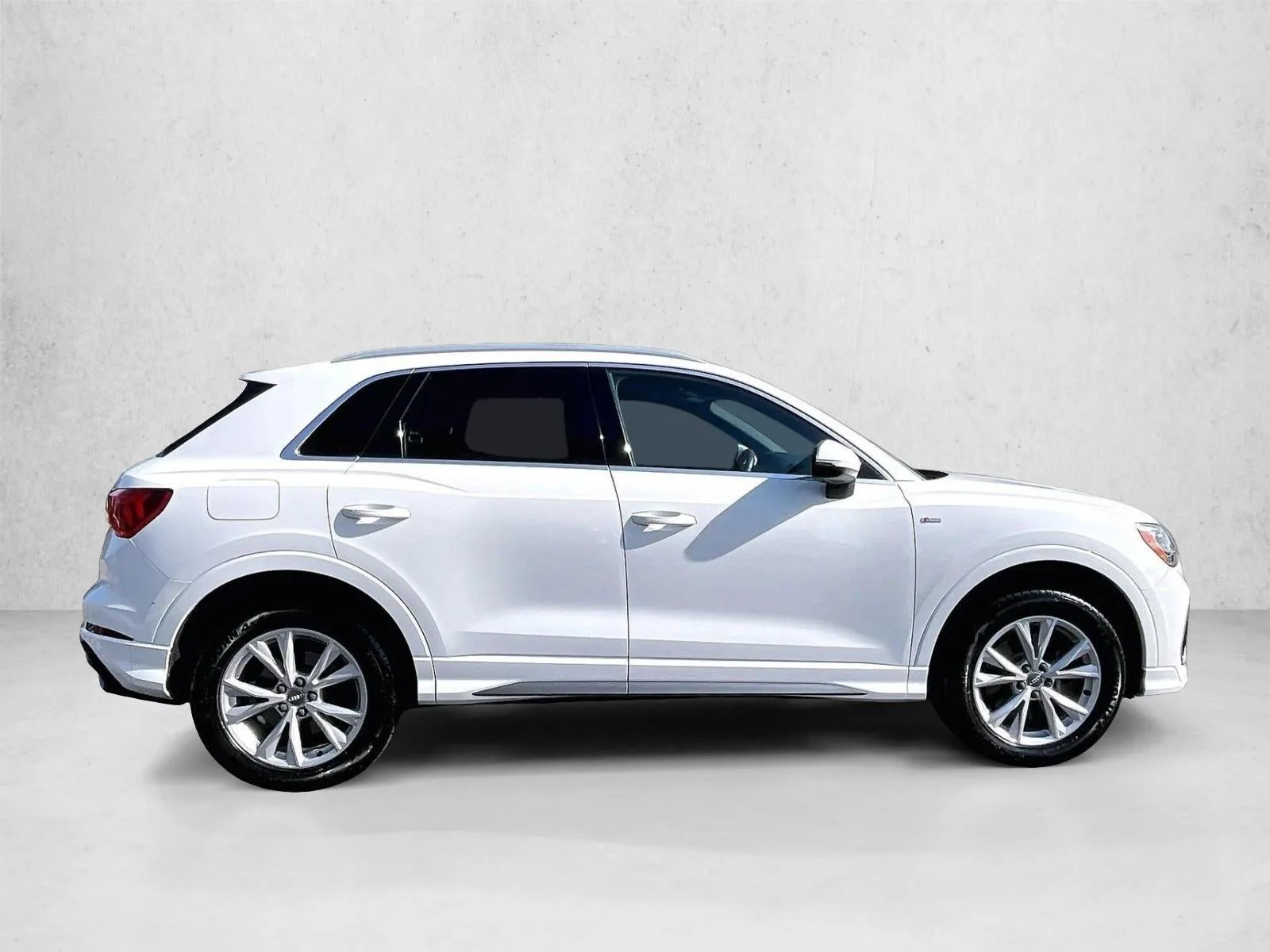 2021 Audi Q3 S line Premium photo 5