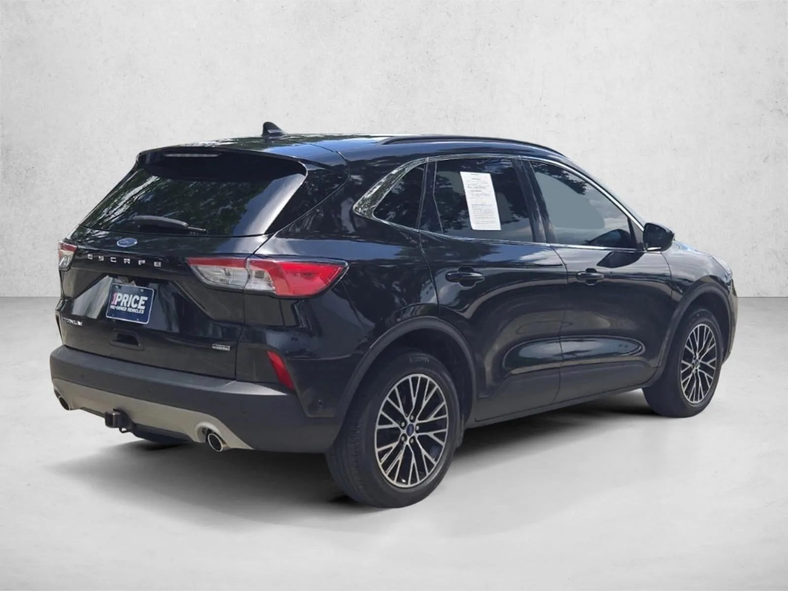 2022 Ford Escape Titanium Plug-In Hybrid FWD photo 2