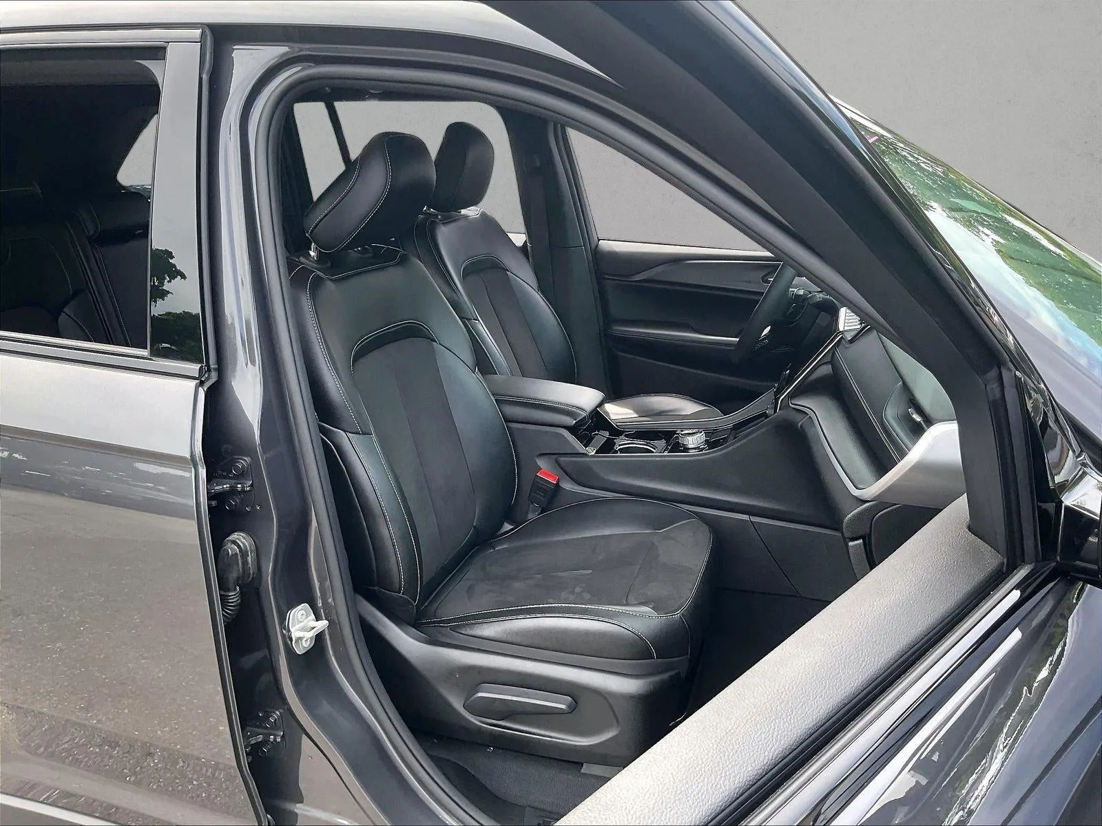 2023 Jeep Grand Cherokee Altitude 4x4 photo 9