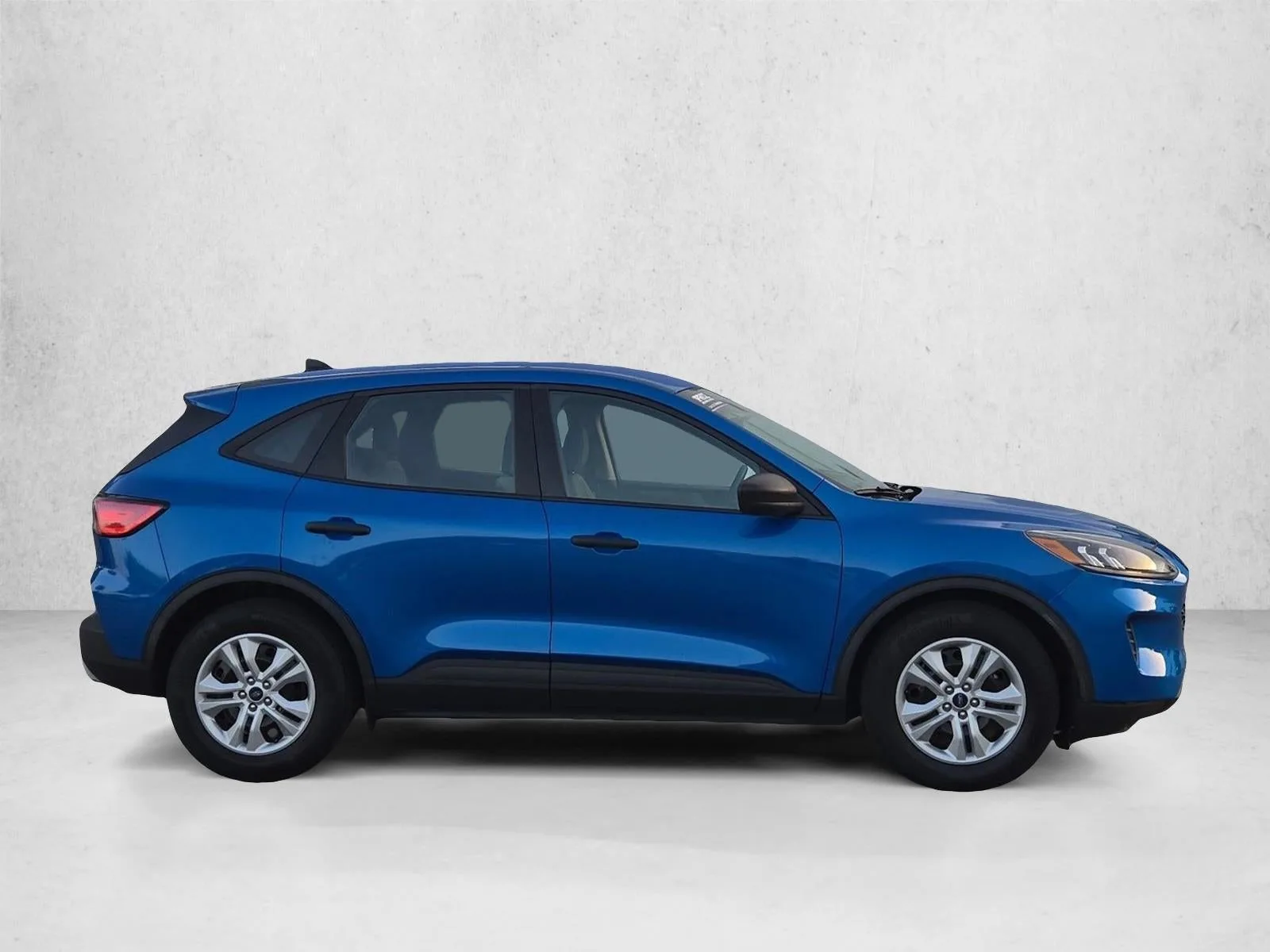 2020 Ford Escape S FWD photo 4