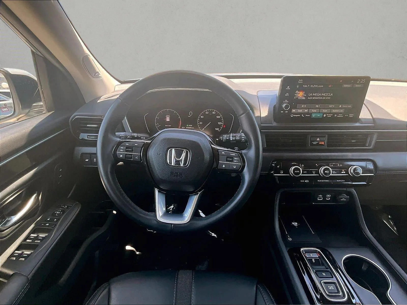 2025 Honda Pilot Touring photo 7