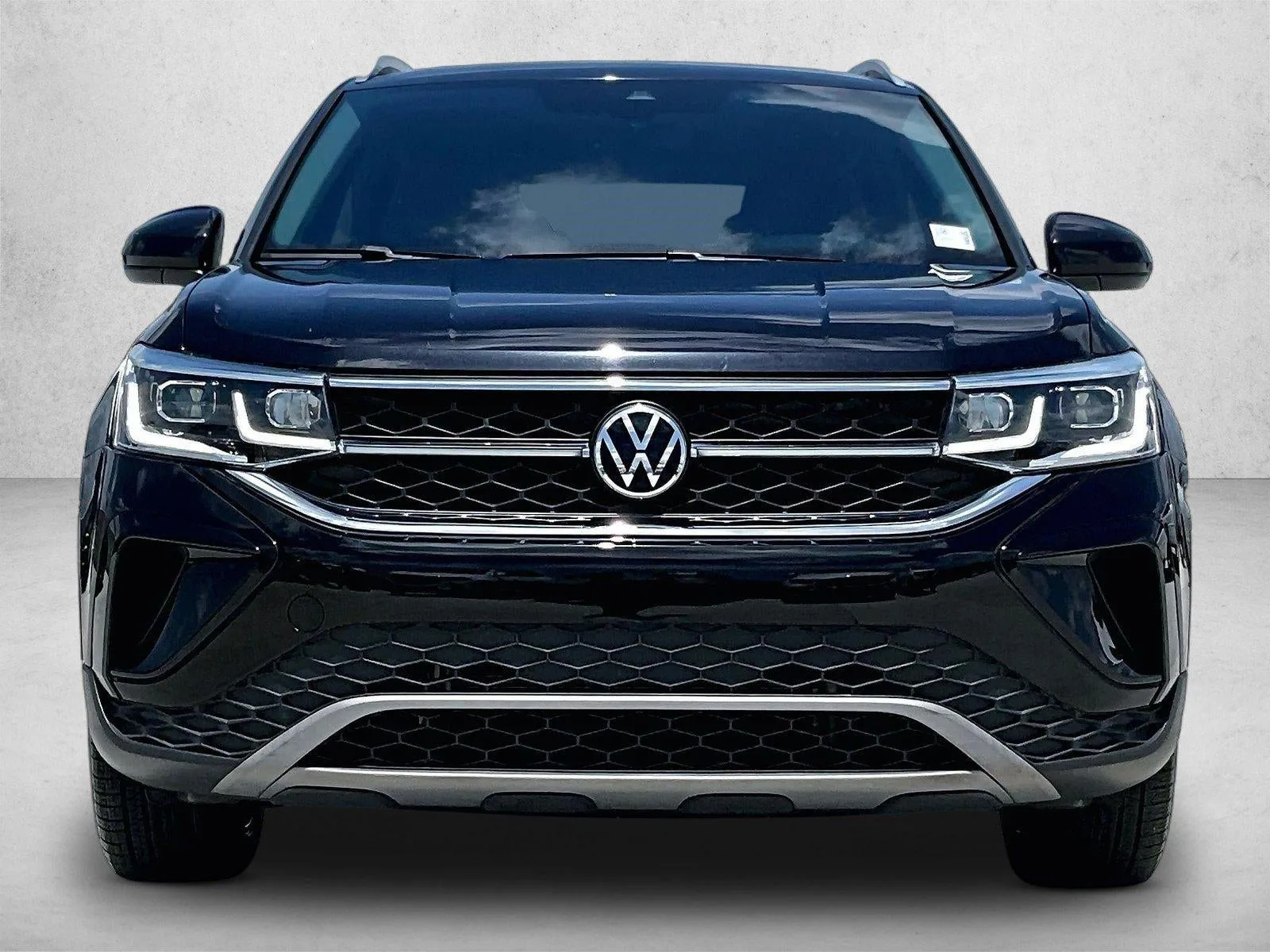 2022 Volkswagen Taos SEL 4MOTION photo 3