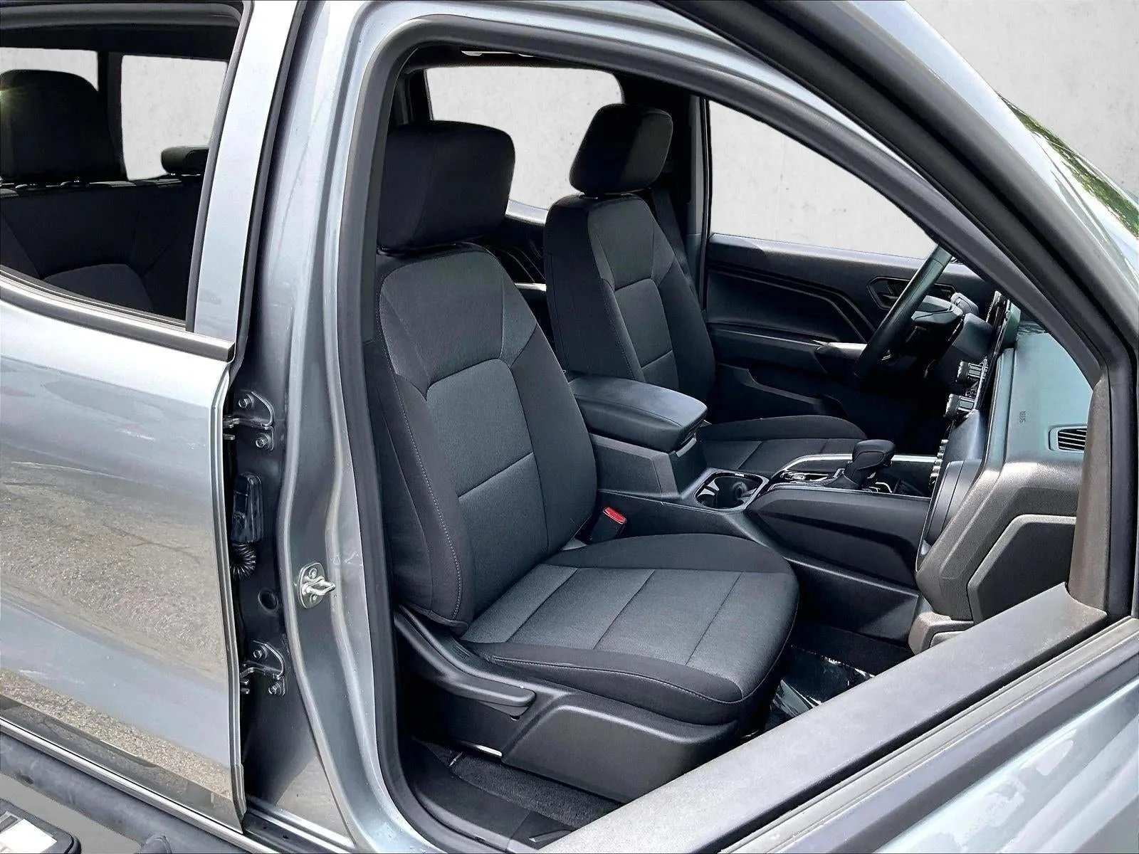 2026 Chevrolet Colorado WT photo 9
