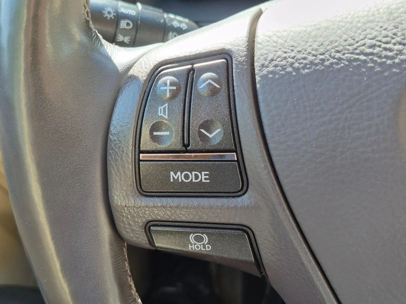 2014 Lexus LS 460 photo 11