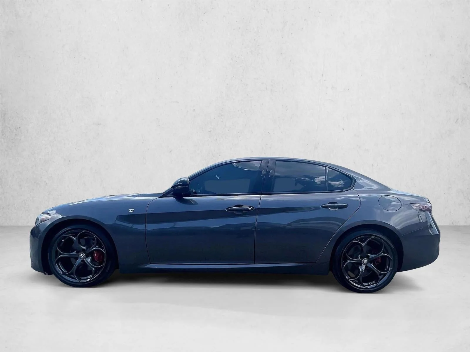 2024 Alfa Romeo Giulia Ti RWD photo 6
