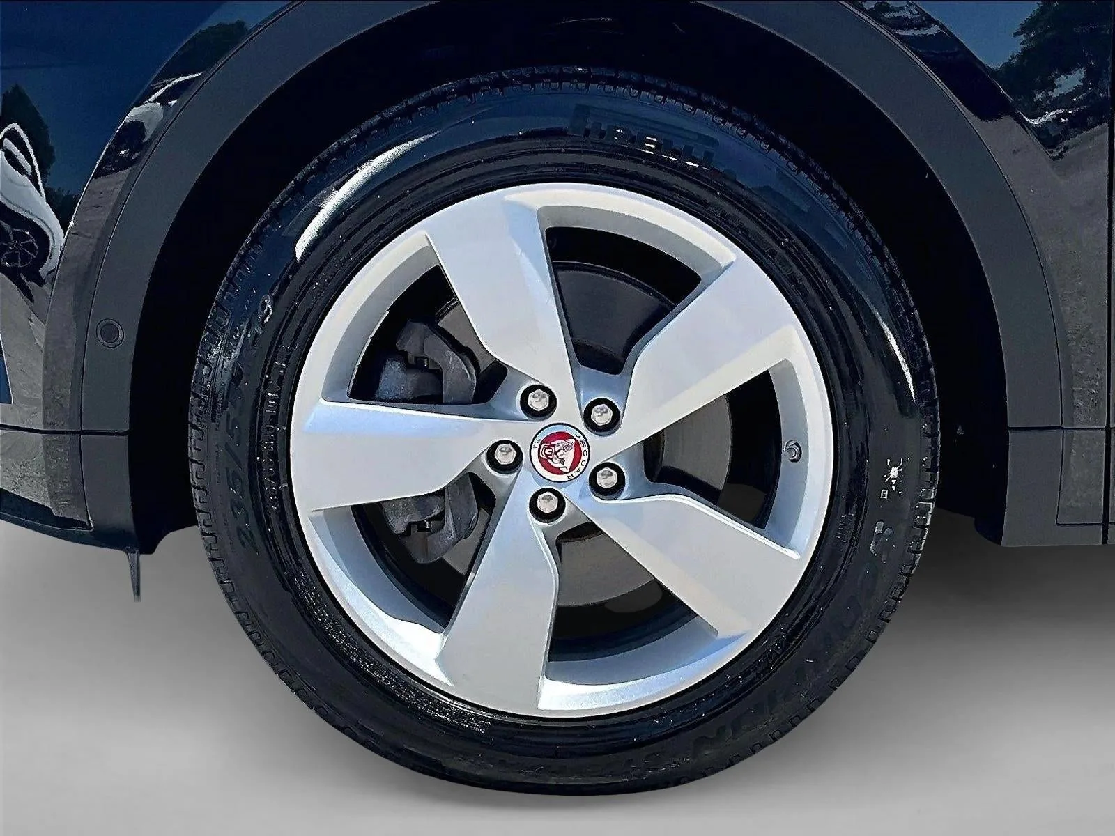 2018 Jaguar E-PACE R-Dynamic SE photo 10
