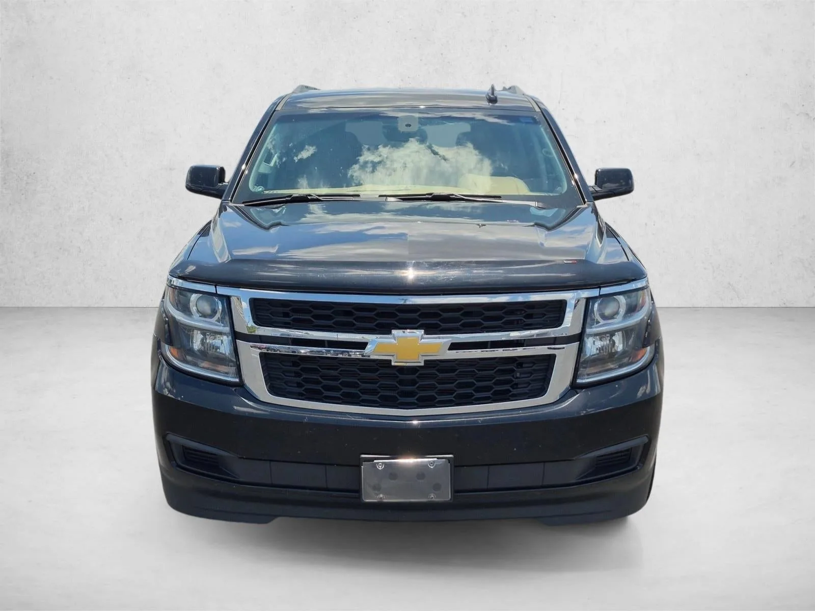2017 Chevrolet Suburban LS photo 2