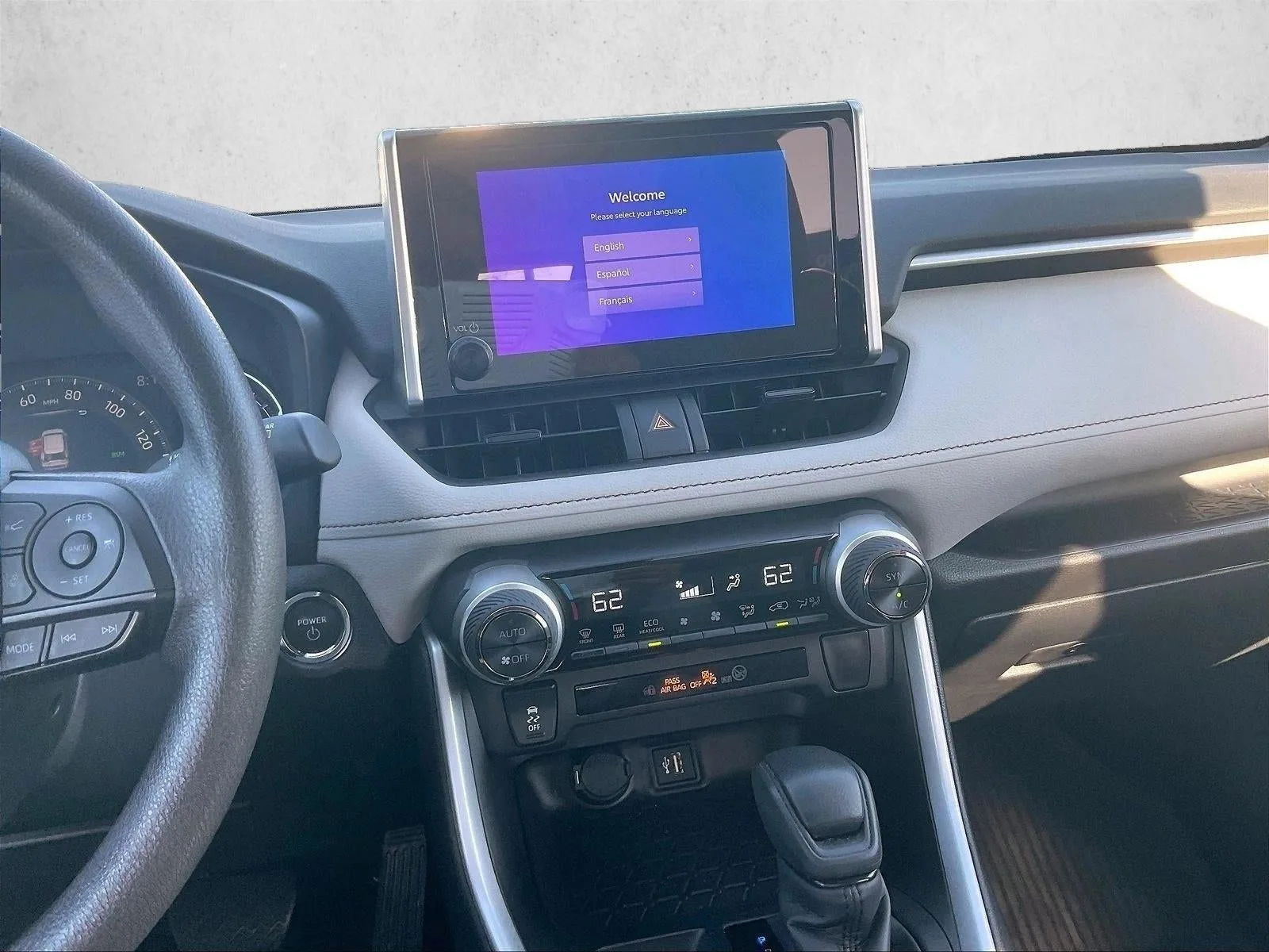 2025 Toyota RAV4 Hybrid XLE photo 8